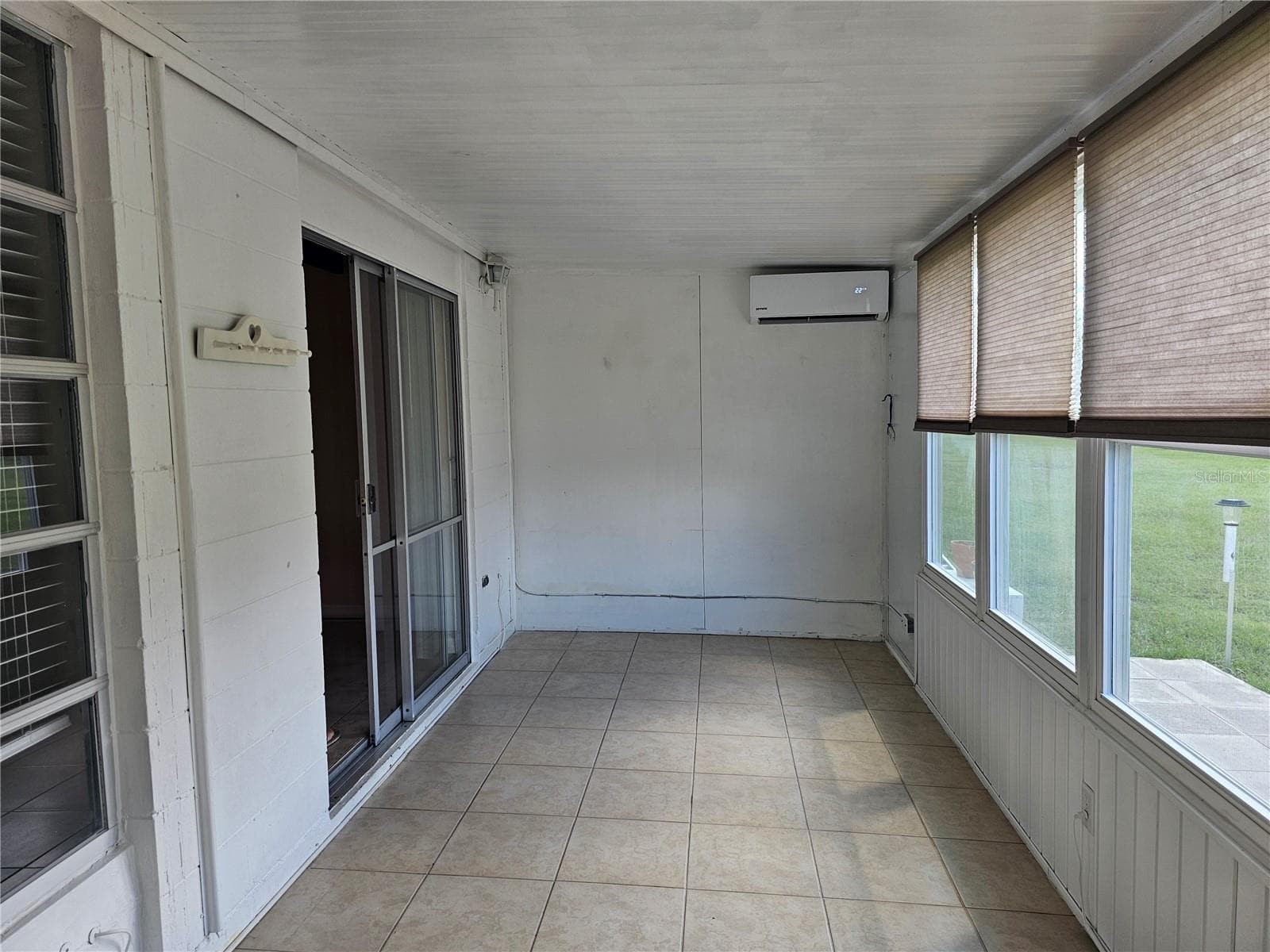 Villa at 915 CLUB CIR, LAKESHORE, photo 21 of 35
