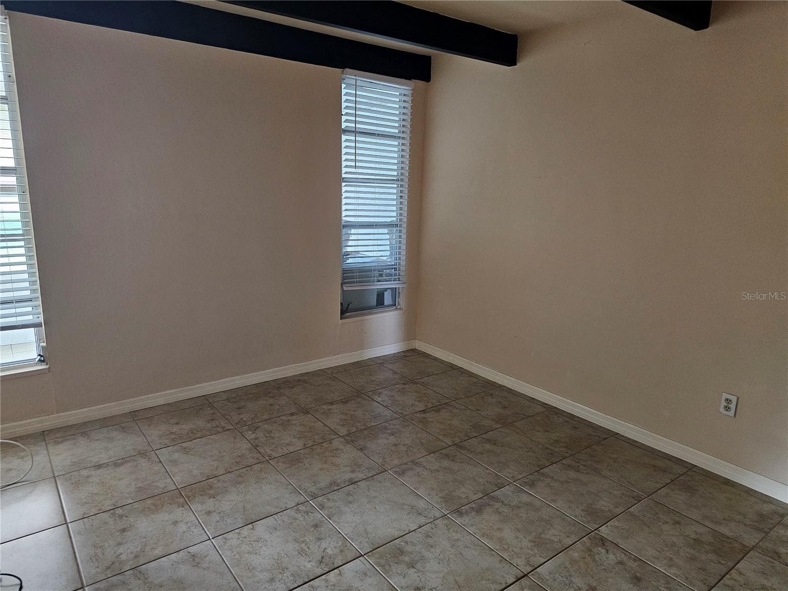 Villa at 915 CLUB CIR, LAKESHORE, photo 27 of 35
