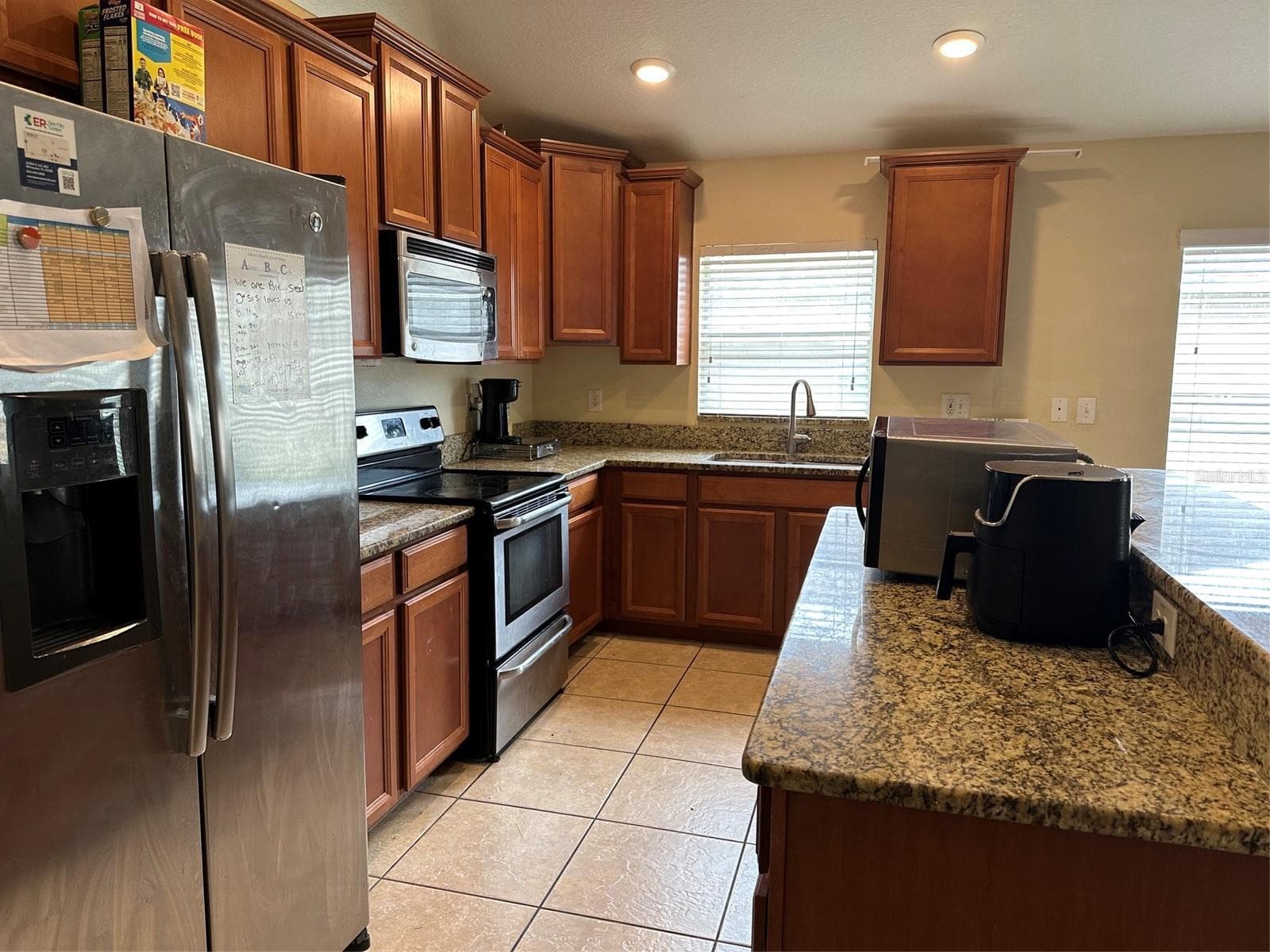 Single Family Residence at 8018 CHERRY BRANCH DR, RUSKIN, photo 3 of 10