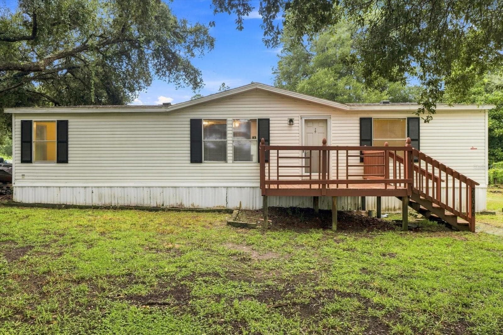 Manufactured Home at 26046 SHAMOKIN DR, BROOKSVILLE, photo 8 of 45