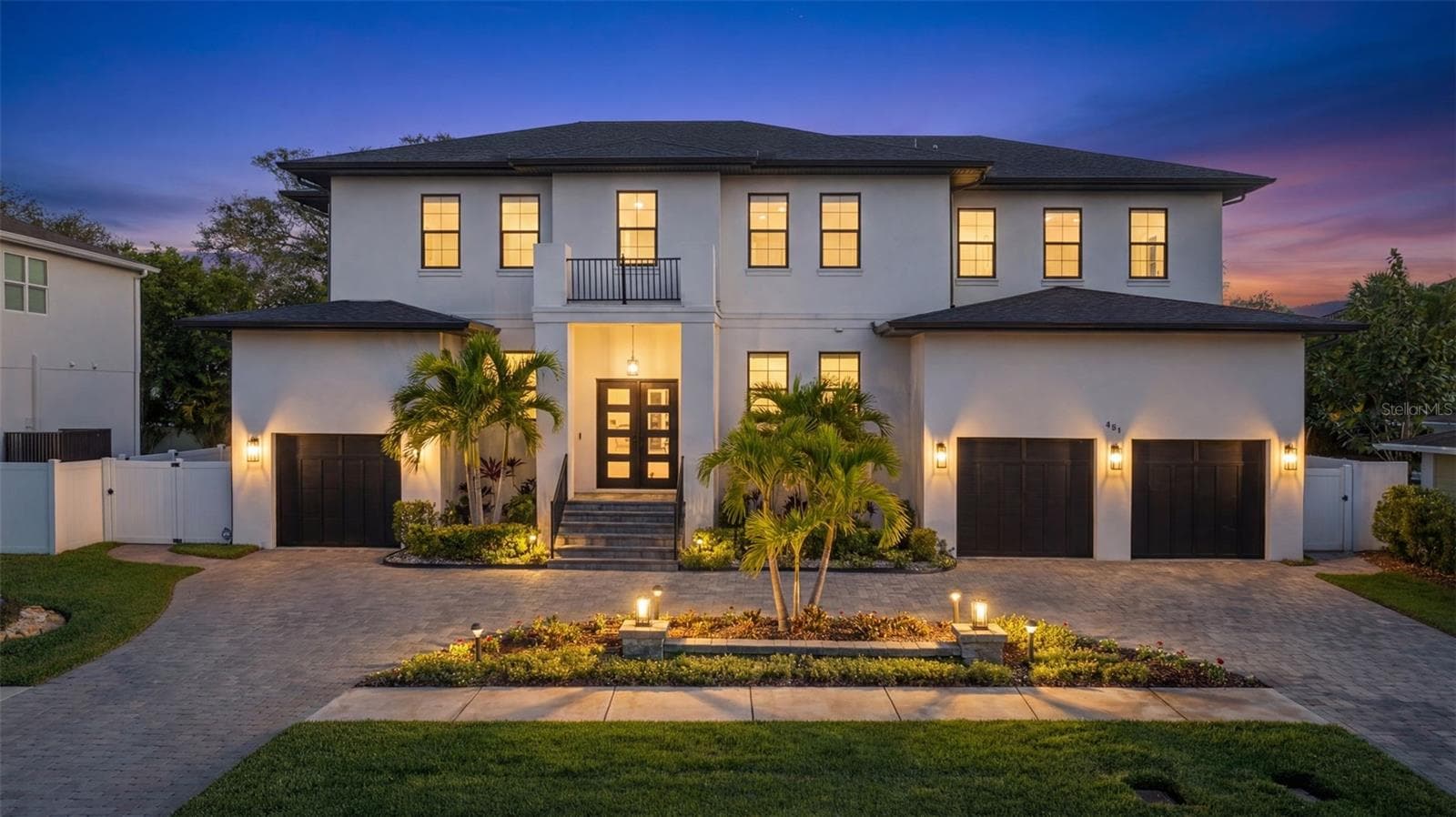 481 W DAVIS BLVD