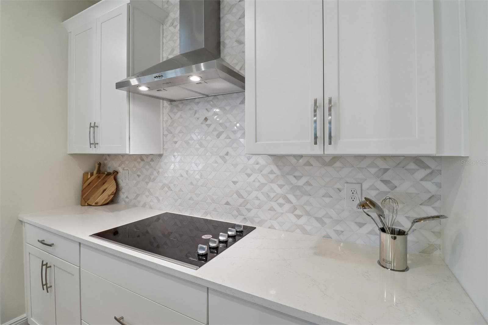 It's all in the details! - 2985 WATER CLOVER CT, APOPKA