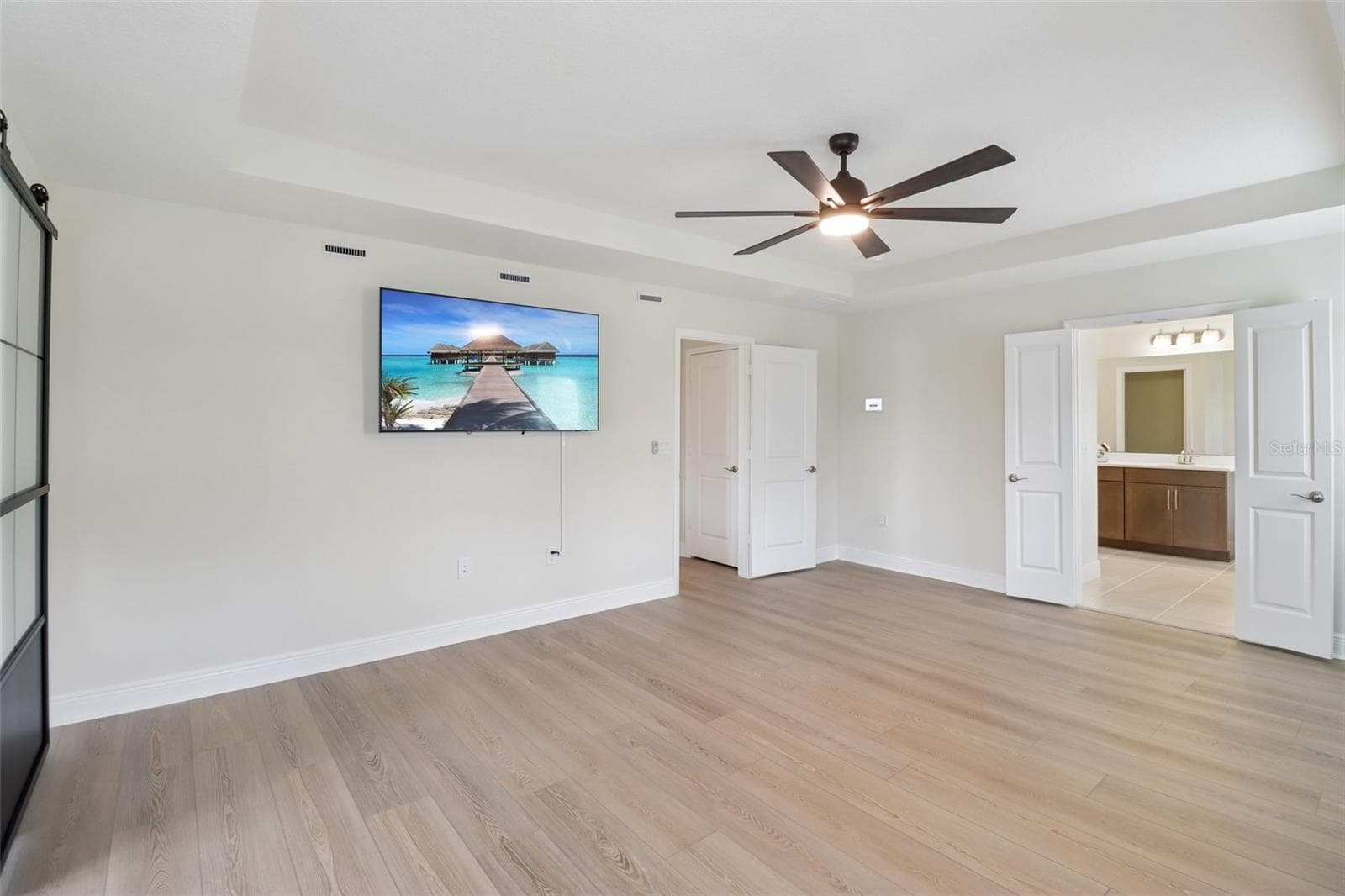Primary Suite. - 2985 WATER CLOVER CT, APOPKA