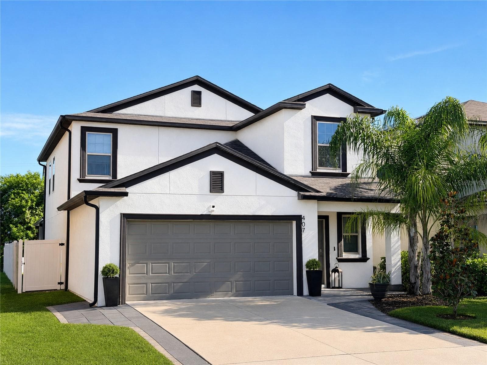 407 ROYAL EMPRESS DR