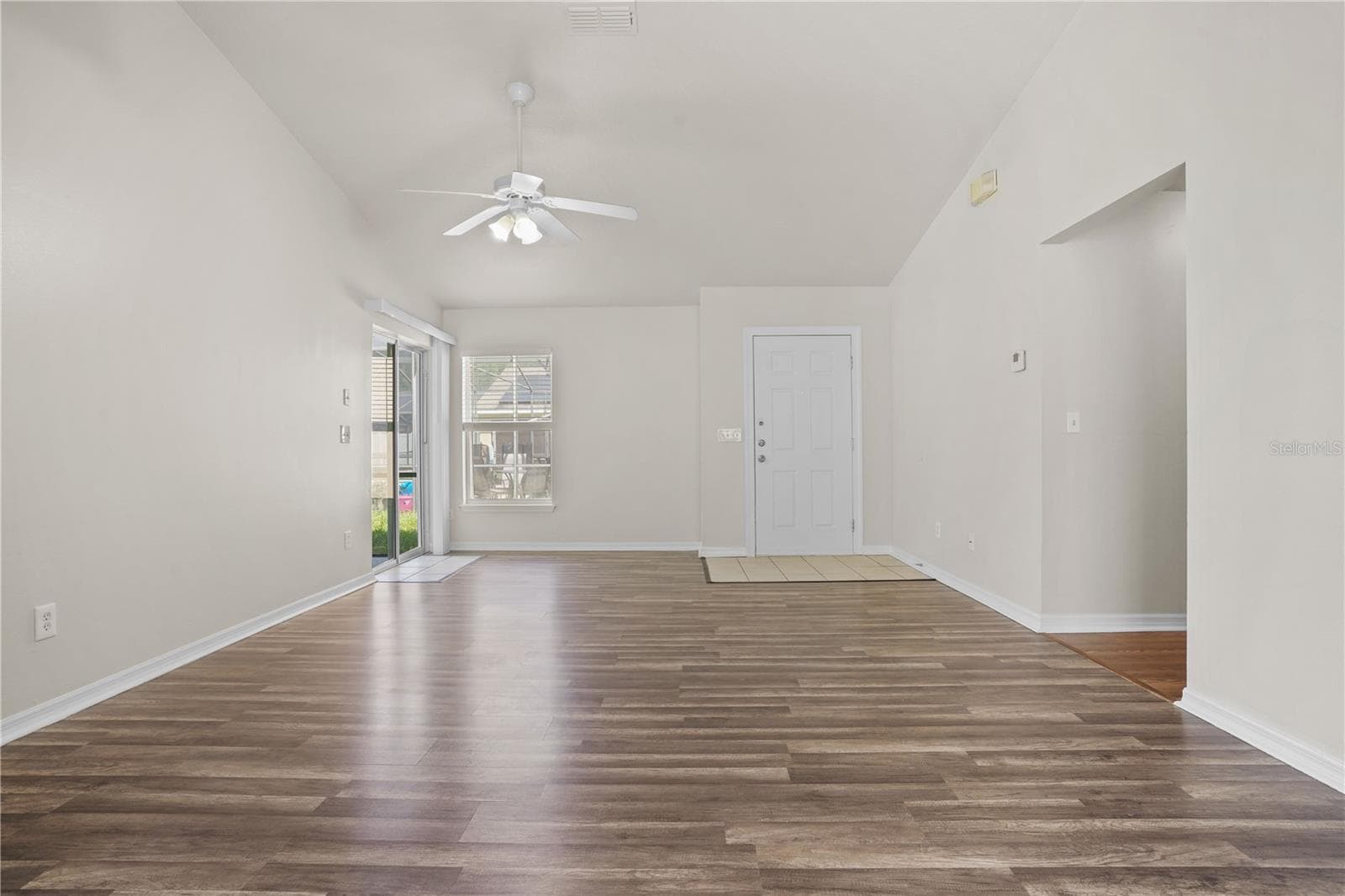Single Family Residence at 161 HAMMOCK CT, DAVENPORT, photo 10 of 35