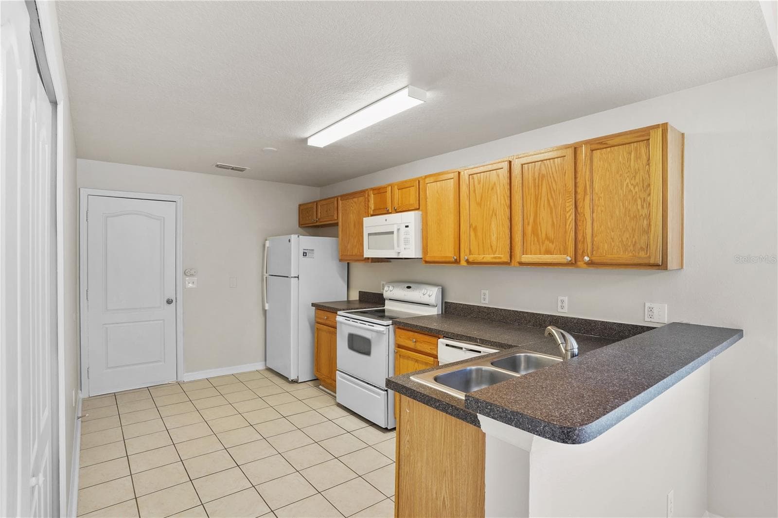 Single Family Residence at 161 HAMMOCK CT, DAVENPORT, photo 14 of 35