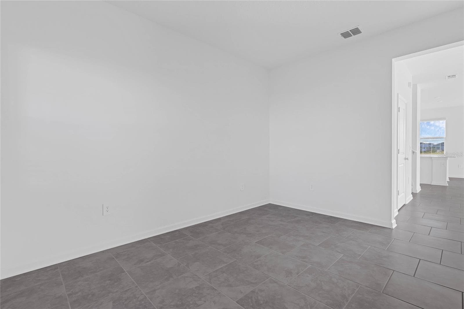 Townhouse at 2788 PIERR ST, DAVENPORT, photo 19 of 22