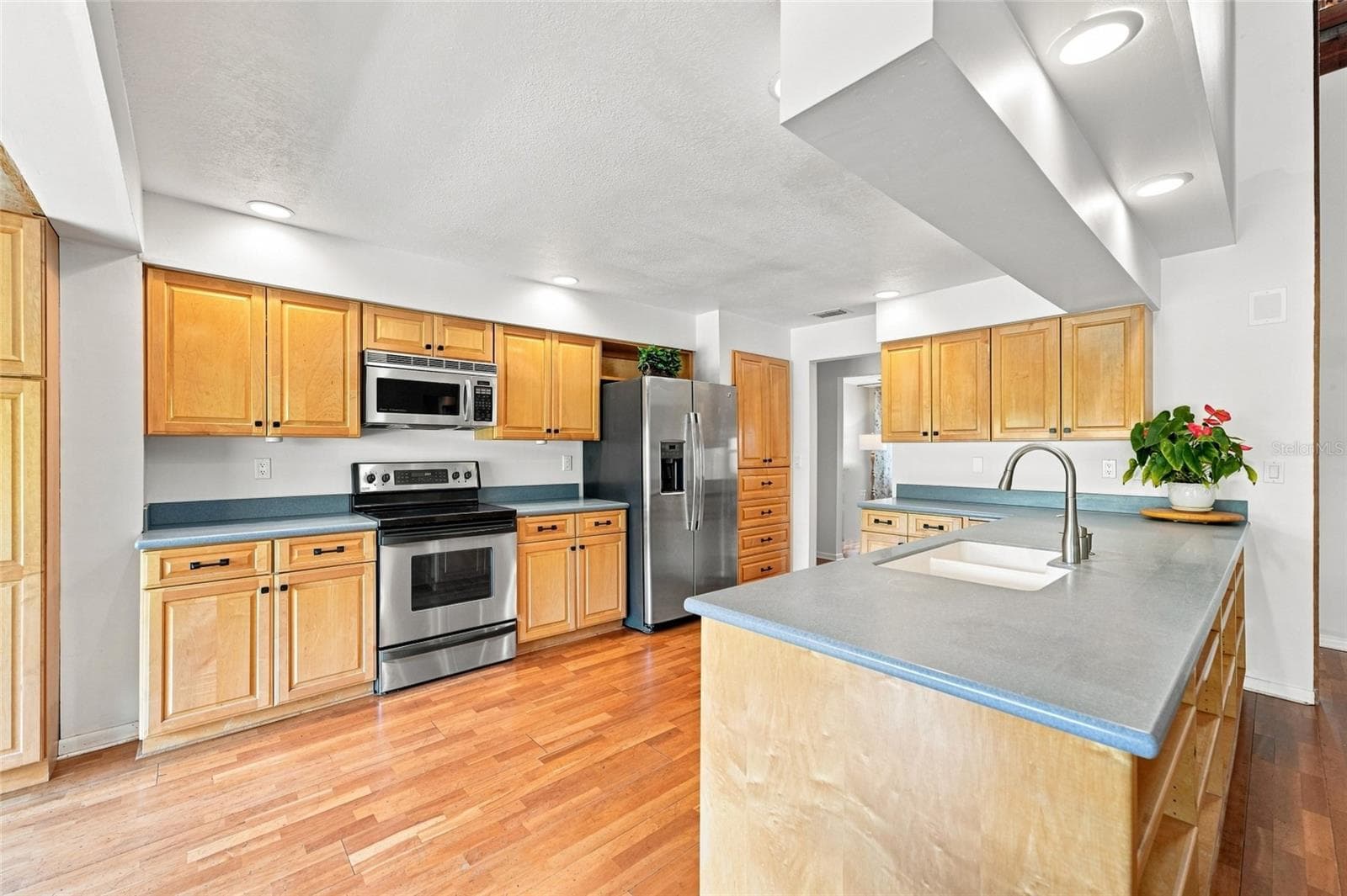 Single Family Residence at 2555 SWEETGUM WAY W, CLEARWATER, photo 24 of 78