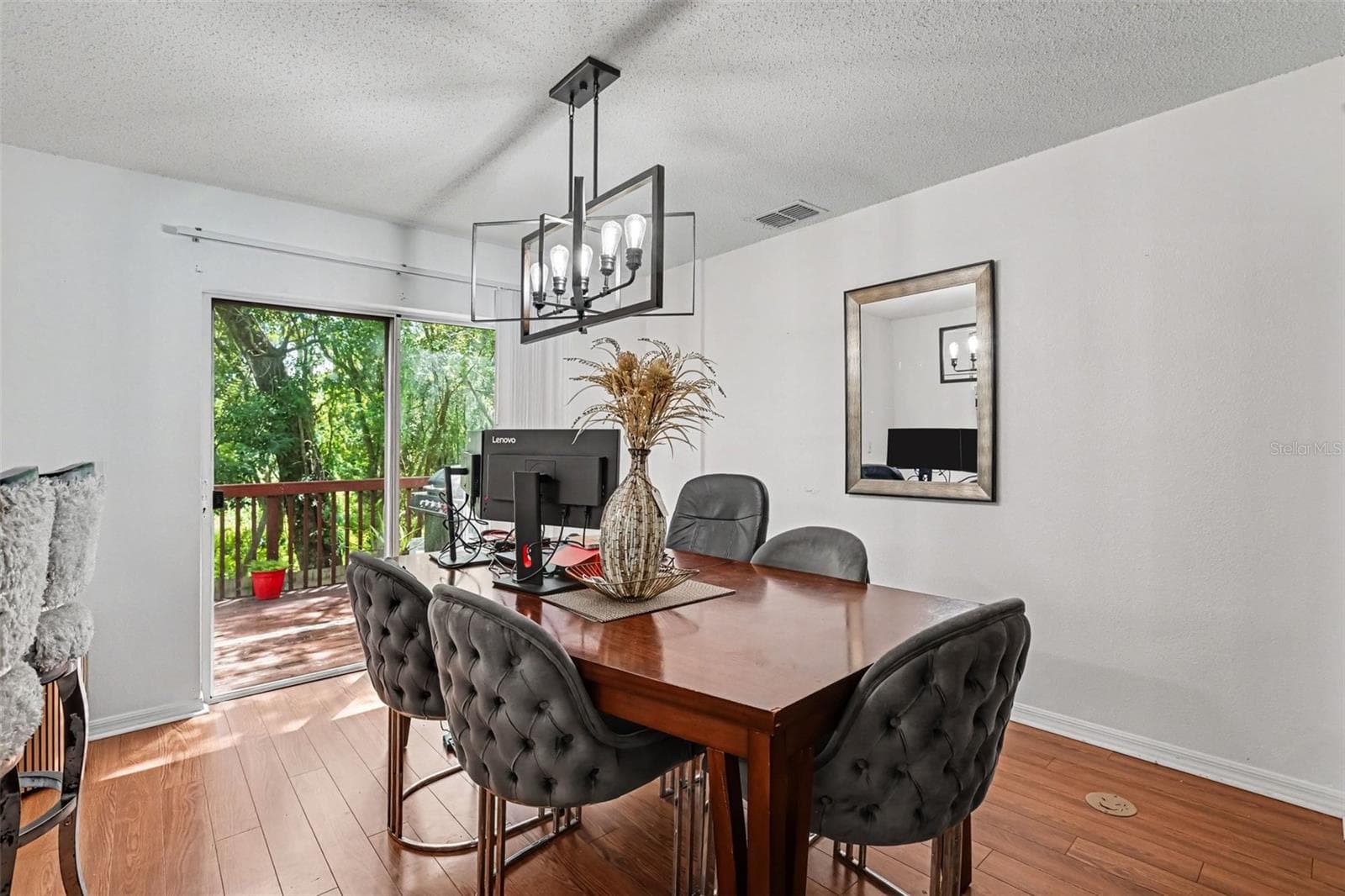 Townhouse at 4607 ASHBURN SQUARE DR, TAMPA, photo 3 of 33