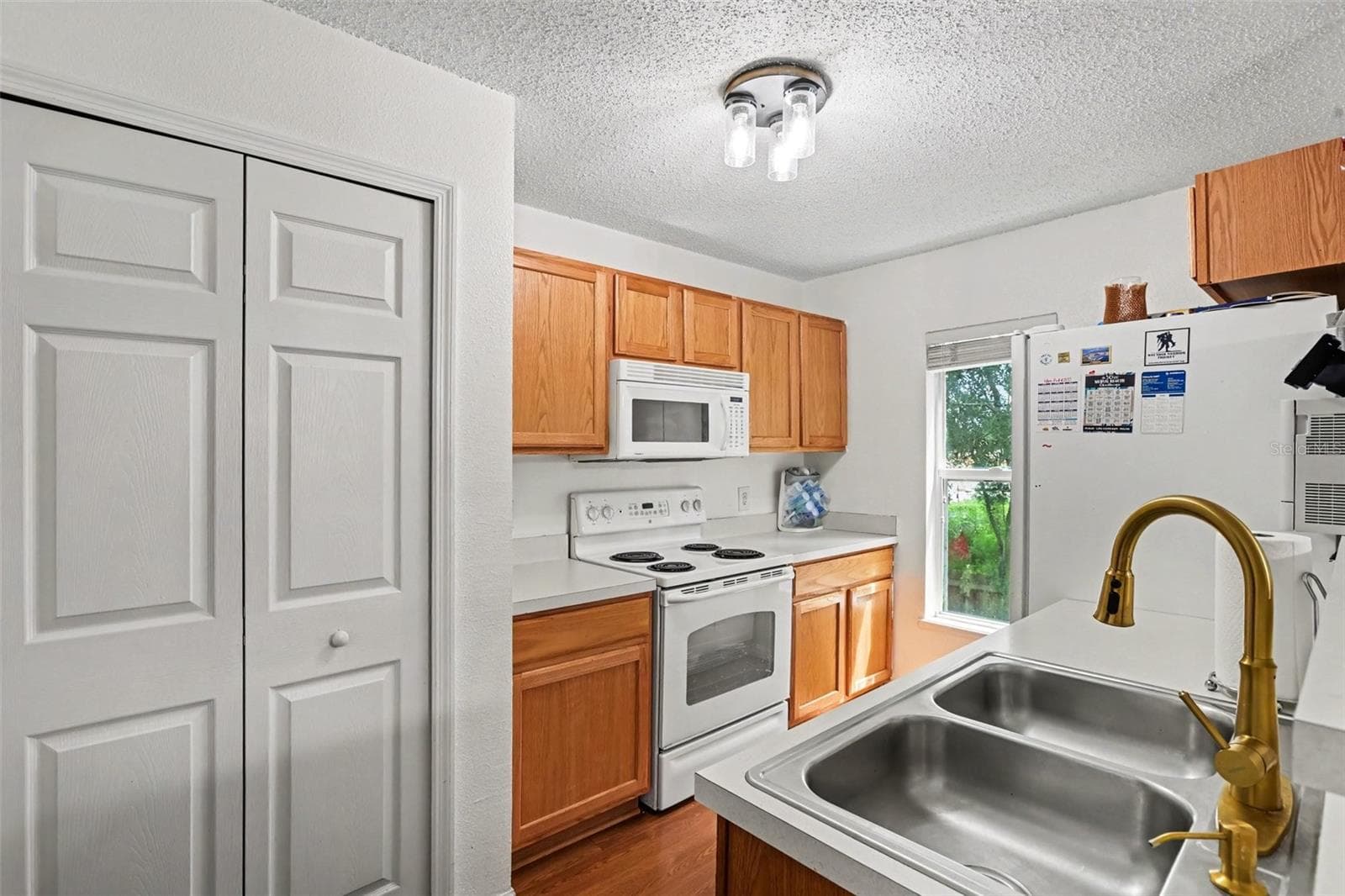 Townhouse at 4607 ASHBURN SQUARE DR, TAMPA, photo 7 of 33