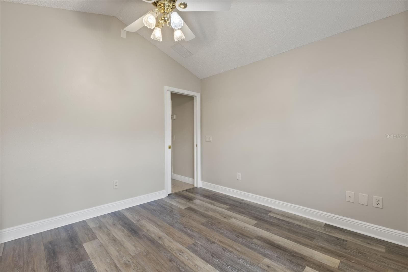 Front Bedroom - 2120 CALLAWAY DR, THE VILLAGES