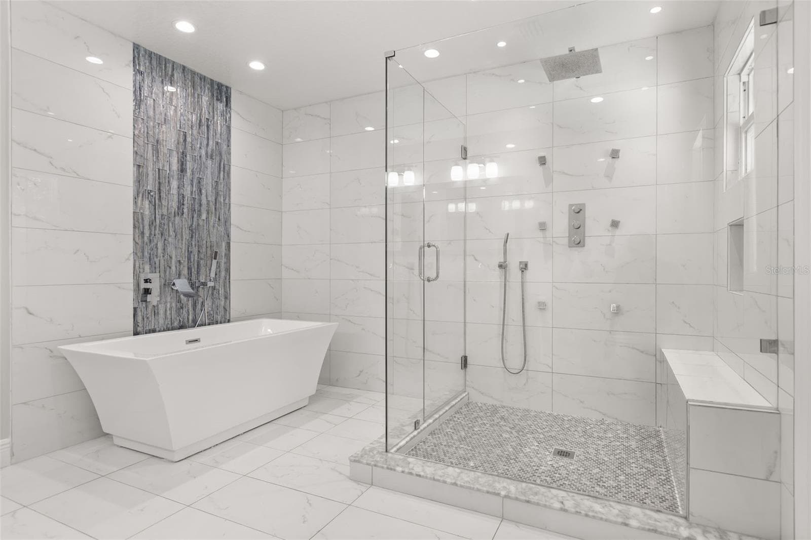 Primary Bedroom Ensuite Bathroom - 1602 COUNTRY CLUB RD, EUSTIS