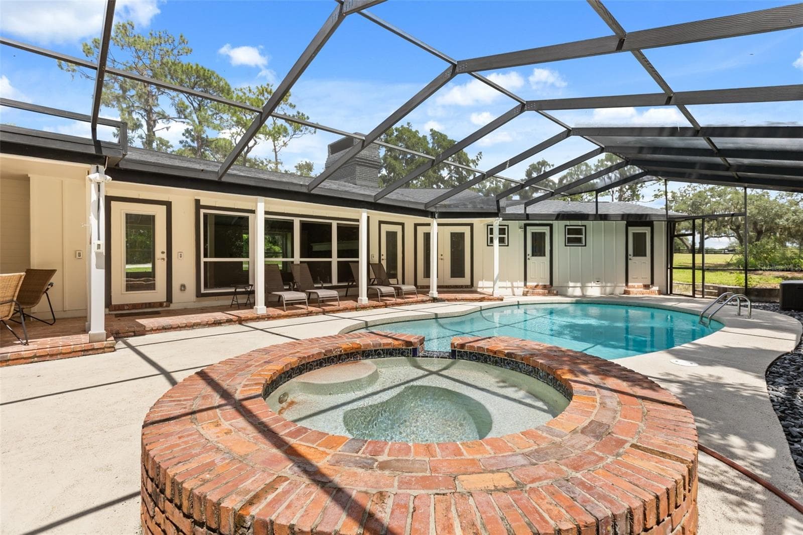Lanai, pool & spa - 1602 COUNTRY CLUB RD, EUSTIS