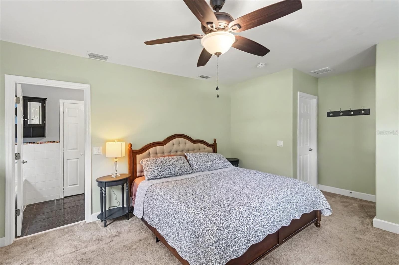 Single Family Residence at 208 S GAINES ST, OAK HILL, photo 11 of 24