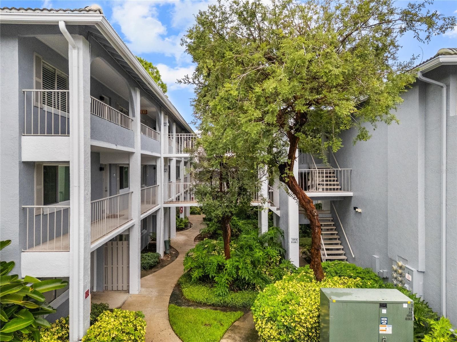 Condominium at 109 OYSTER BAY CIR #220, ALTAMONTE SPRINGS, photo 3 of 52