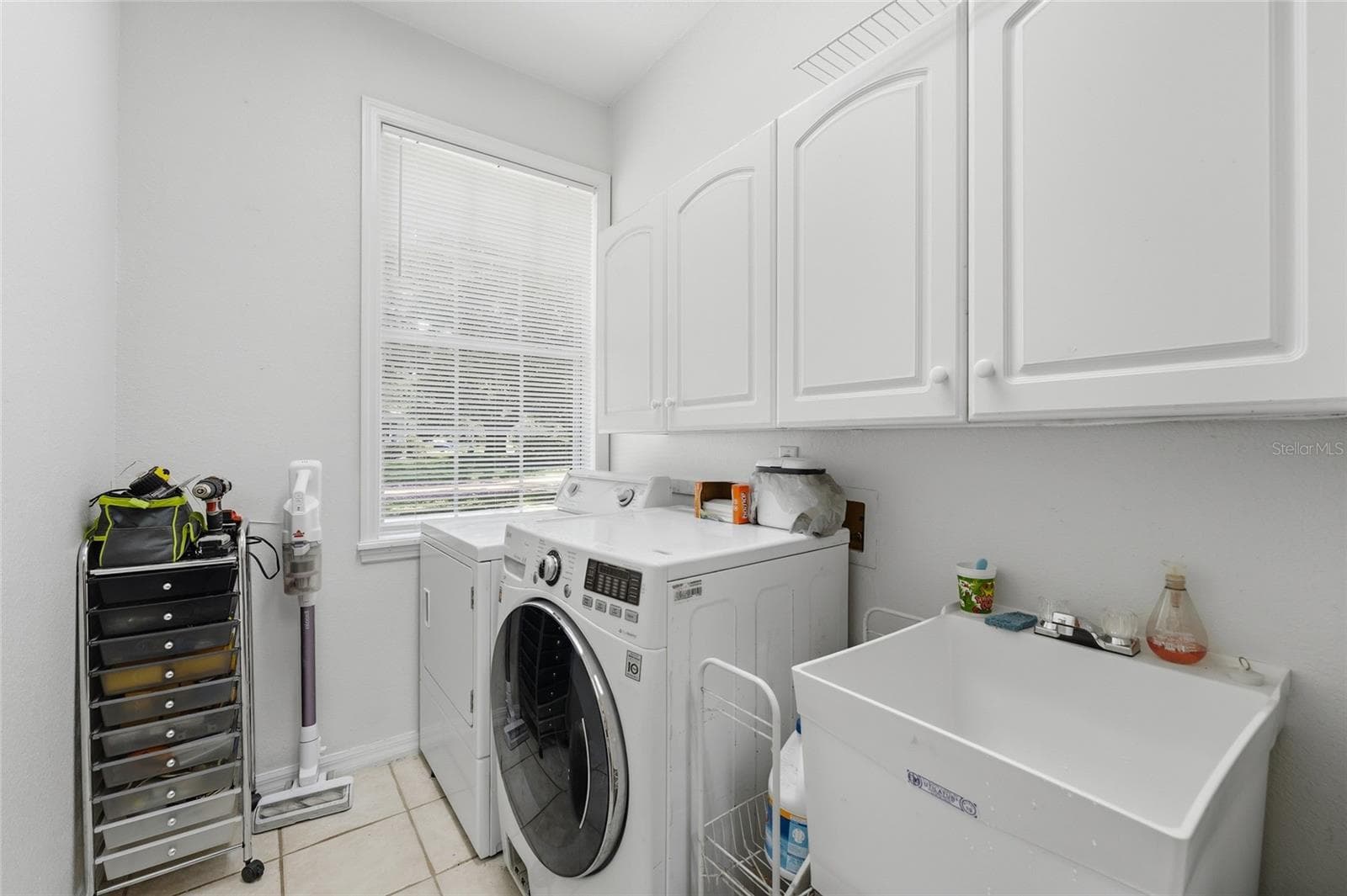 Inside laundry - 502 PALM DR, WINTER GARDEN