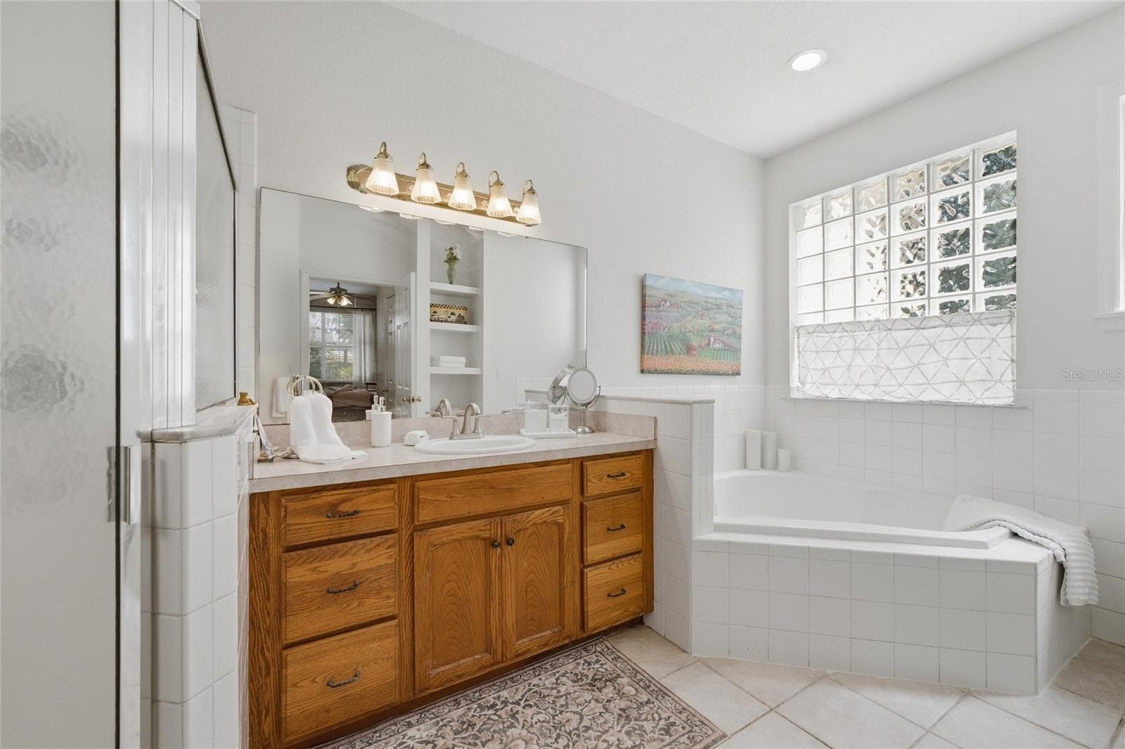 Master bath area - 502 PALM DR, WINTER GARDEN