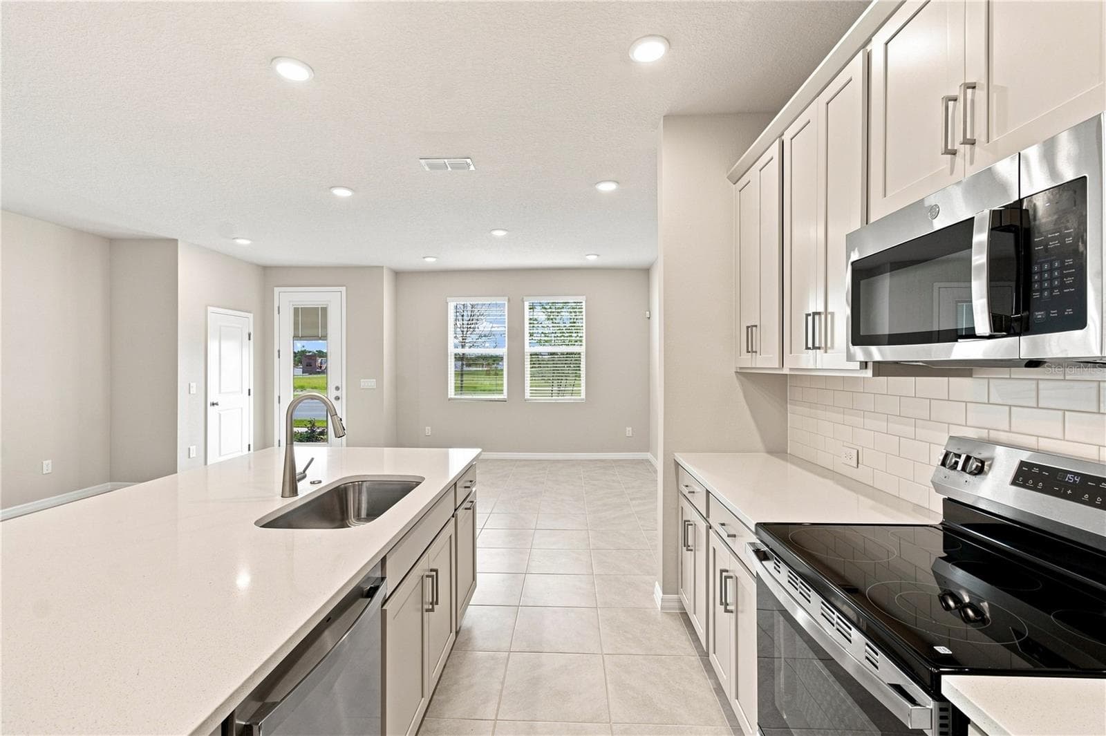 Kitchen - 5592 COOPERS HAWK CT, ST CLOUD
