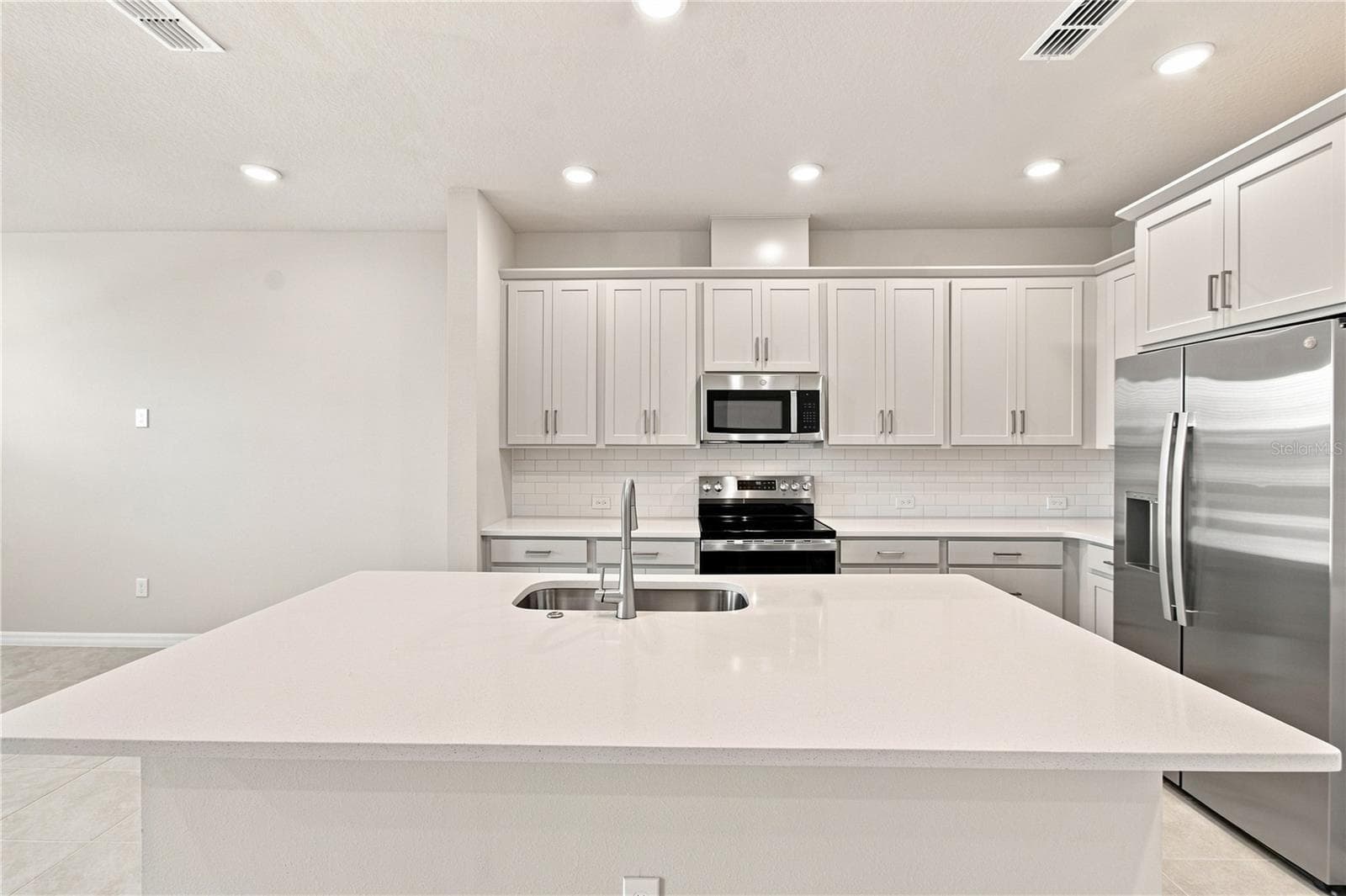 Kitchen - 5592 COOPERS HAWK CT, ST CLOUD