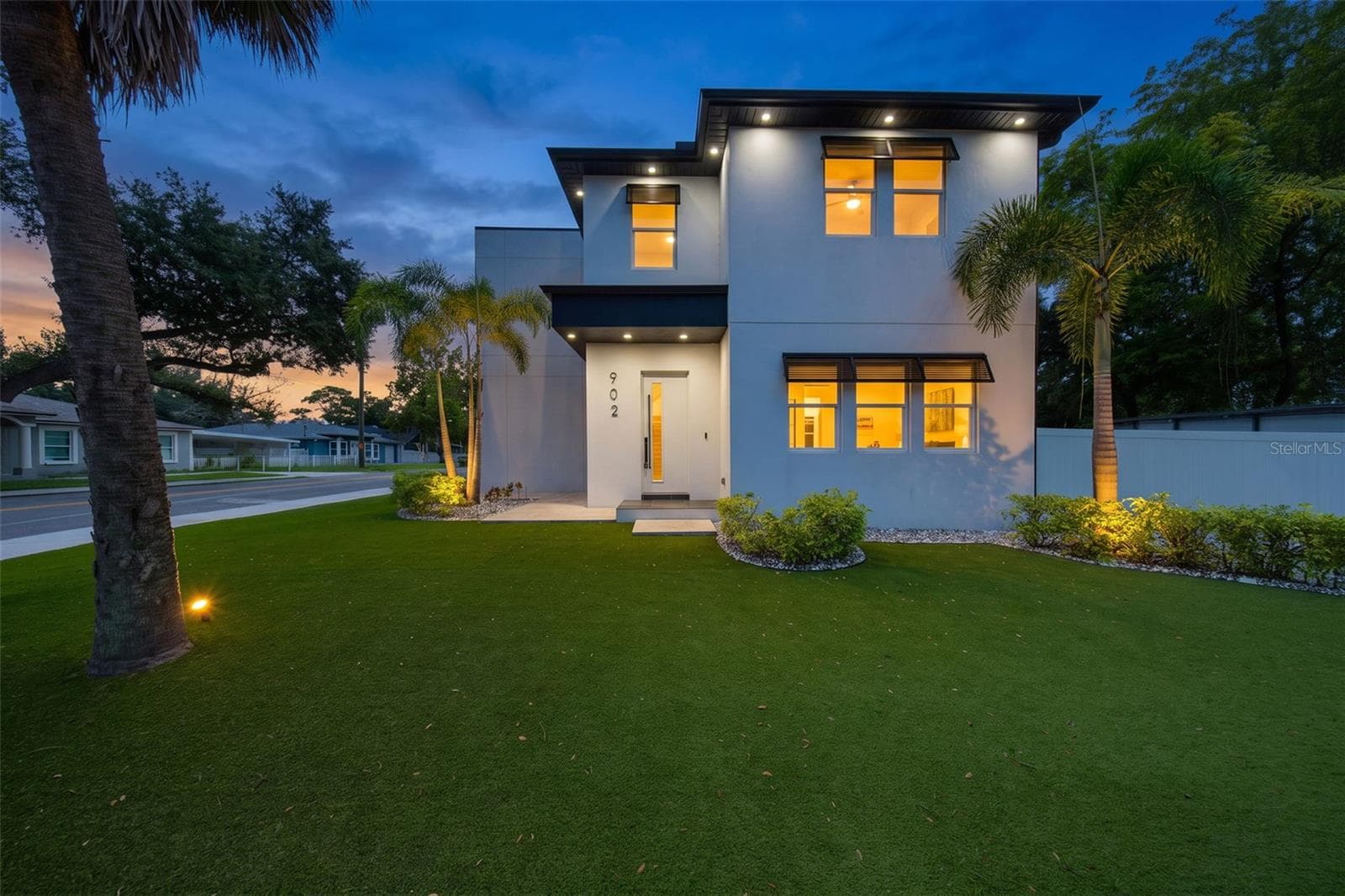 Single Family Residence at 902 W SLIGH AVE, TAMPA, photo 2 of 70
