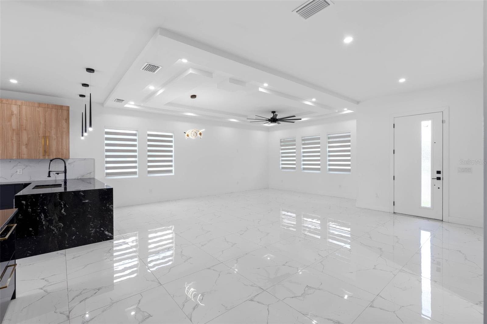 Single Family Residence at 902 W SLIGH AVE, TAMPA, photo 11 of 70