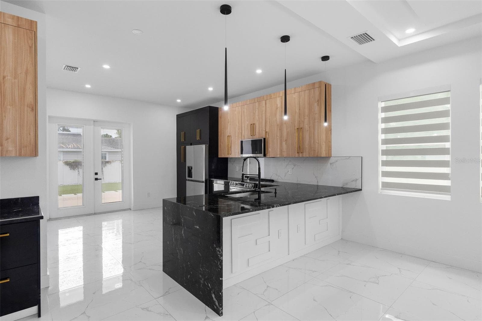 Single Family Residence at 902 W SLIGH AVE, TAMPA, photo 15 of 70