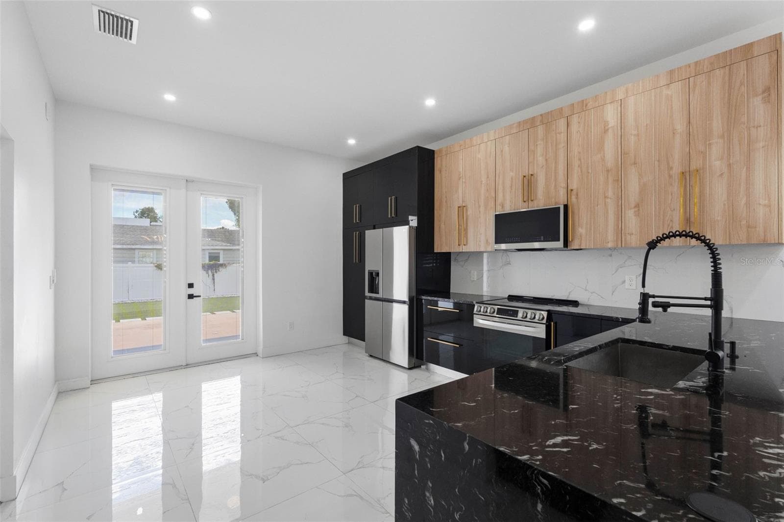 Single Family Residence at 902 W SLIGH AVE, TAMPA, photo 24 of 70