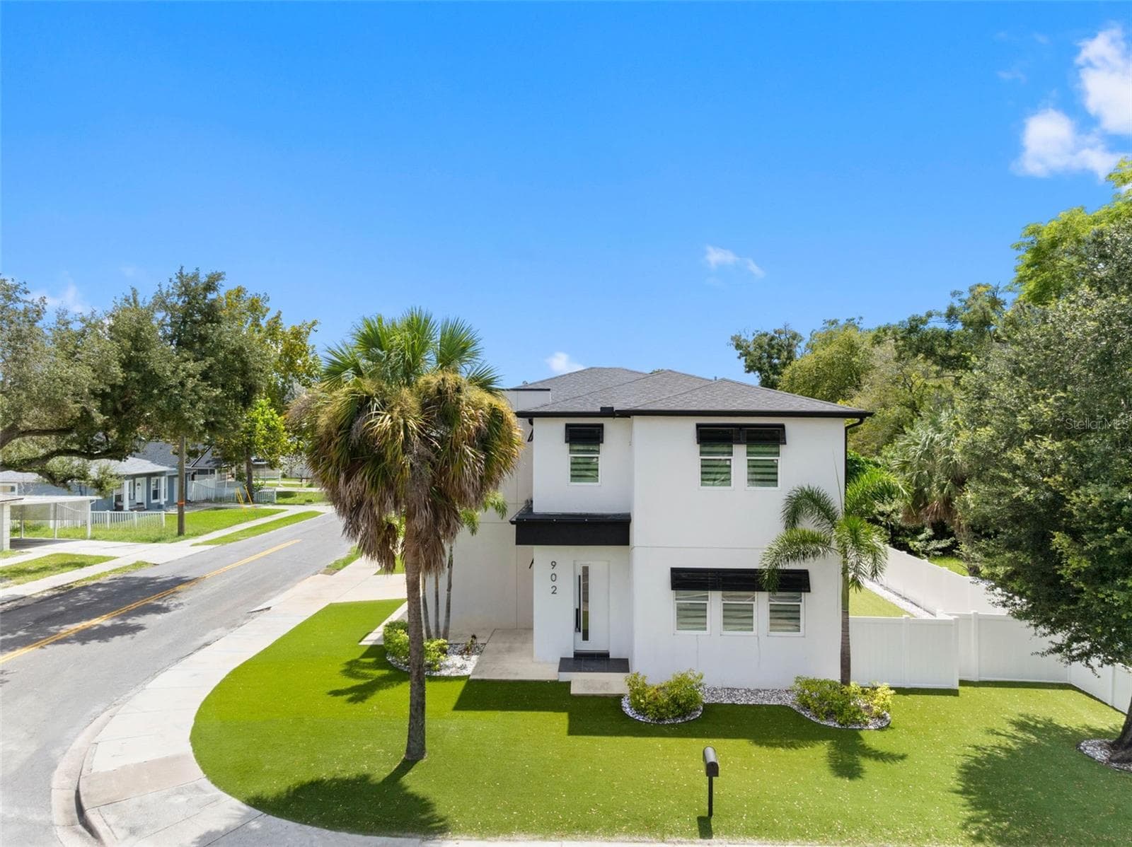 Single Family Residence at 902 W SLIGH AVE, TAMPA, photo 45 of 70