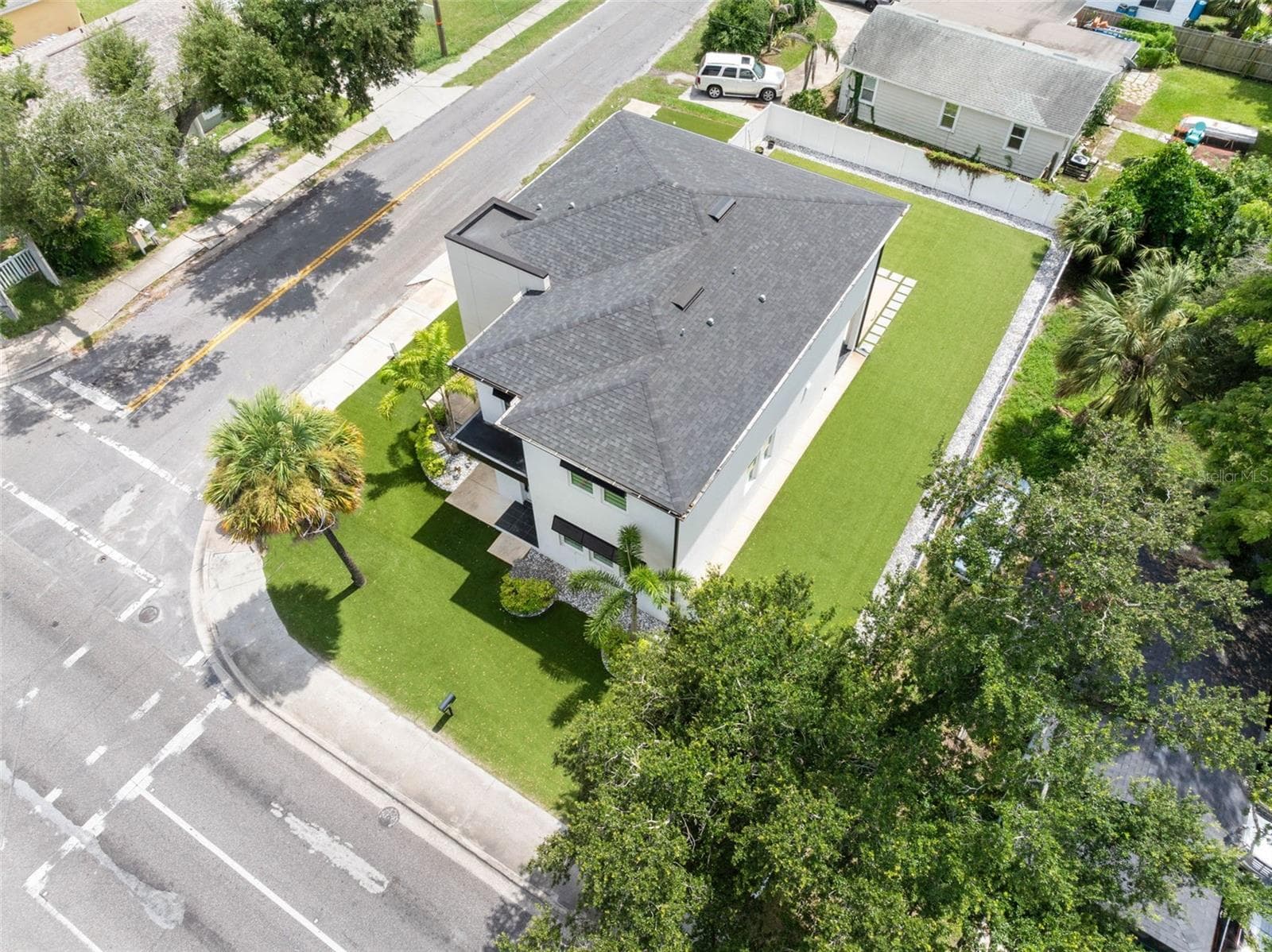 Single Family Residence at 902 W SLIGH AVE, TAMPA, photo 52 of 70