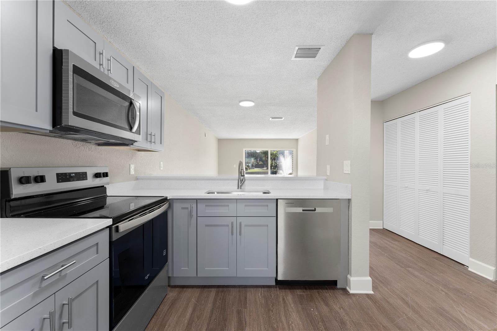 Kitchen - 2508 WOODGATE BLVD #105, ORLANDO