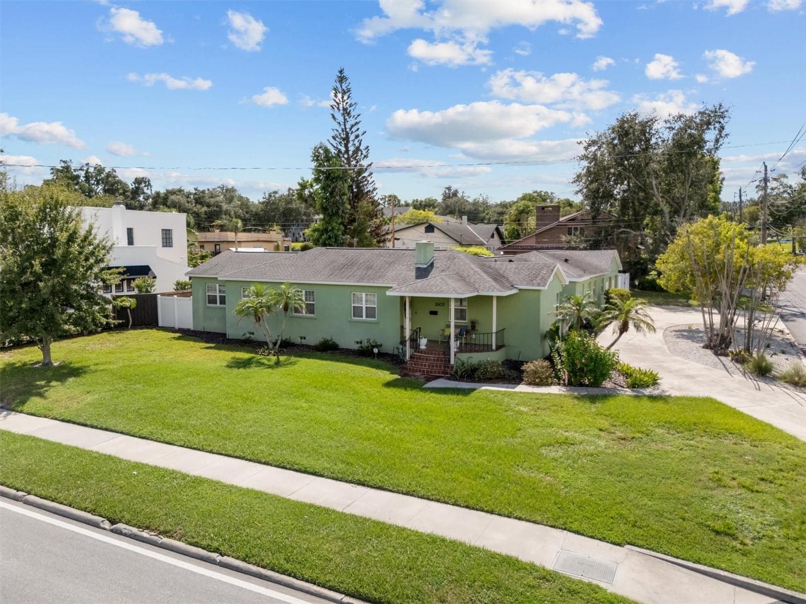 Single Family Residence at 2603 CLEVELAND HEIGHTS BLVD, LAKELAND, photo 2 of 43