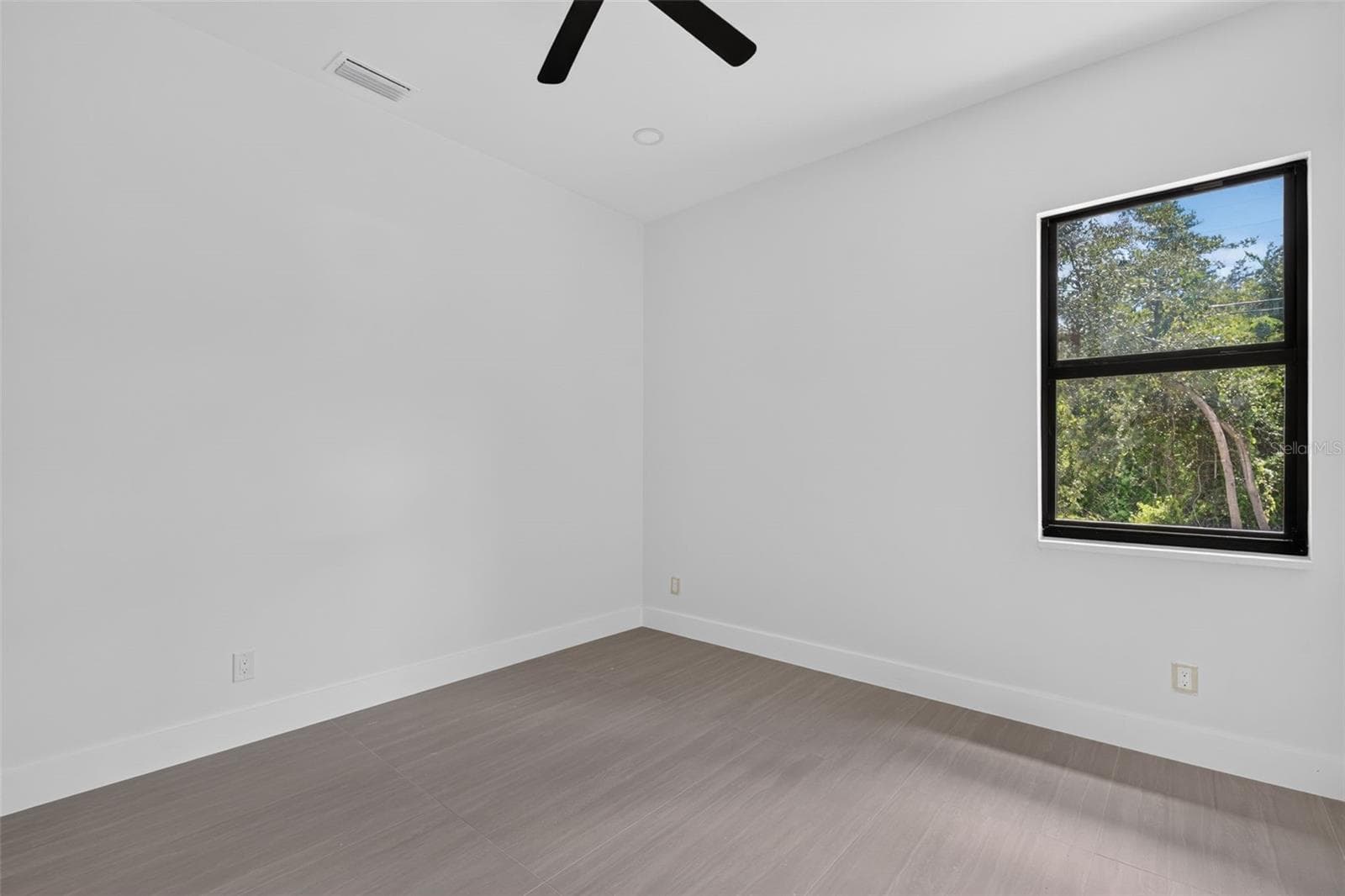Single Family Residence at 22333 ELMIRA BLVD, PORT CHARLOTTE, photo 16 of 25