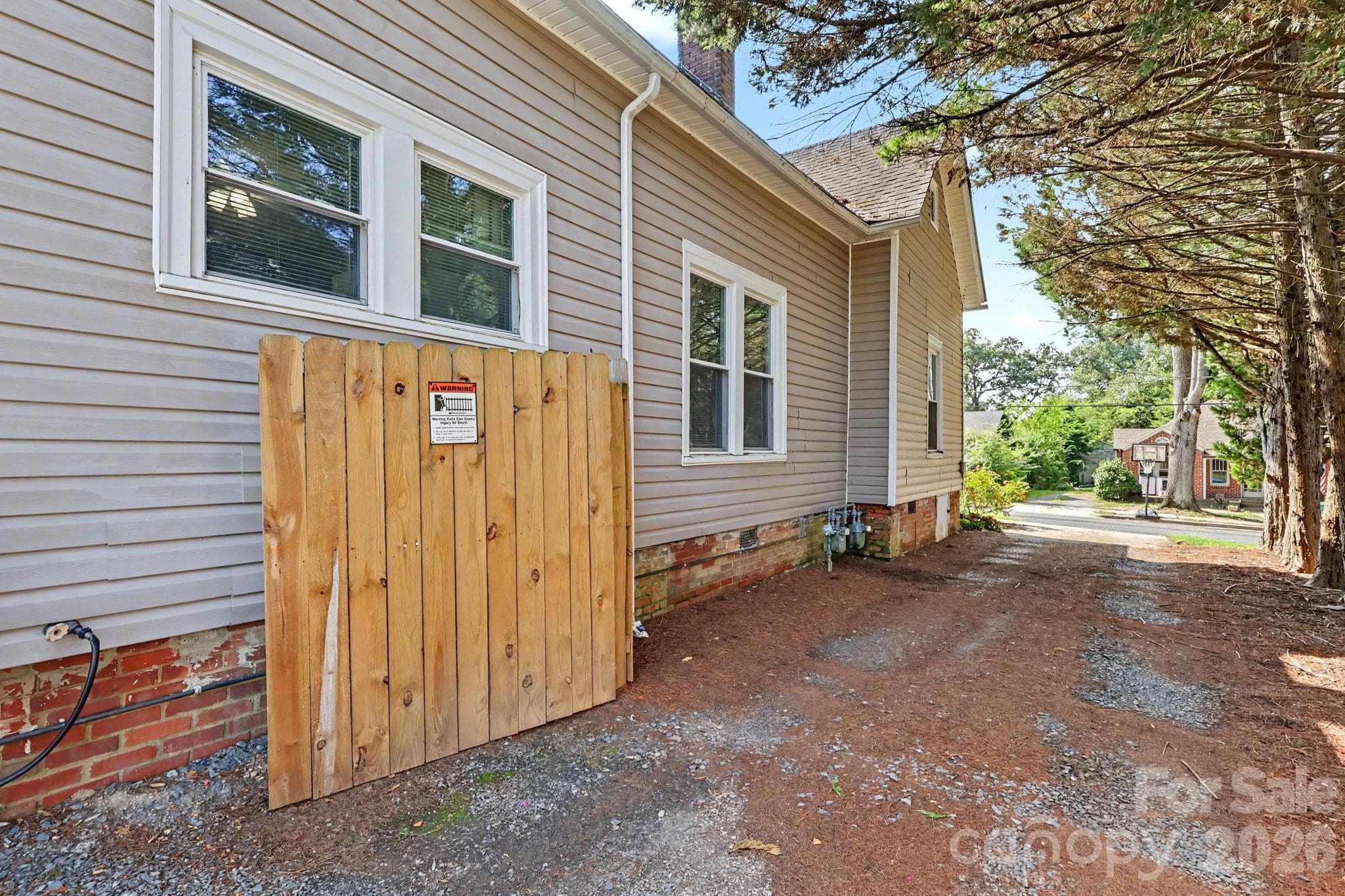 Electric Remote Controlled Gate - 218 Wilson Street, Albemarle