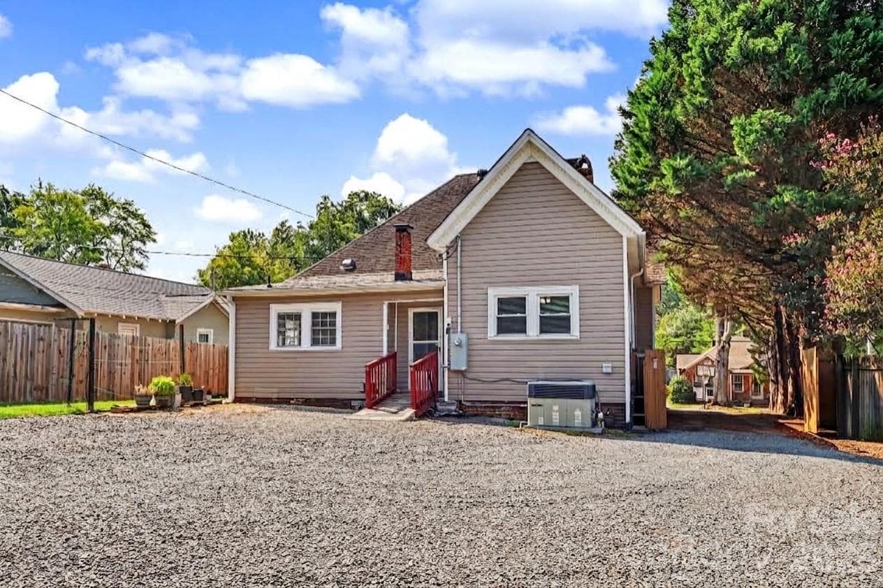 Duplex at 218 Wilson Street, Albemarle, photo 29 of 30