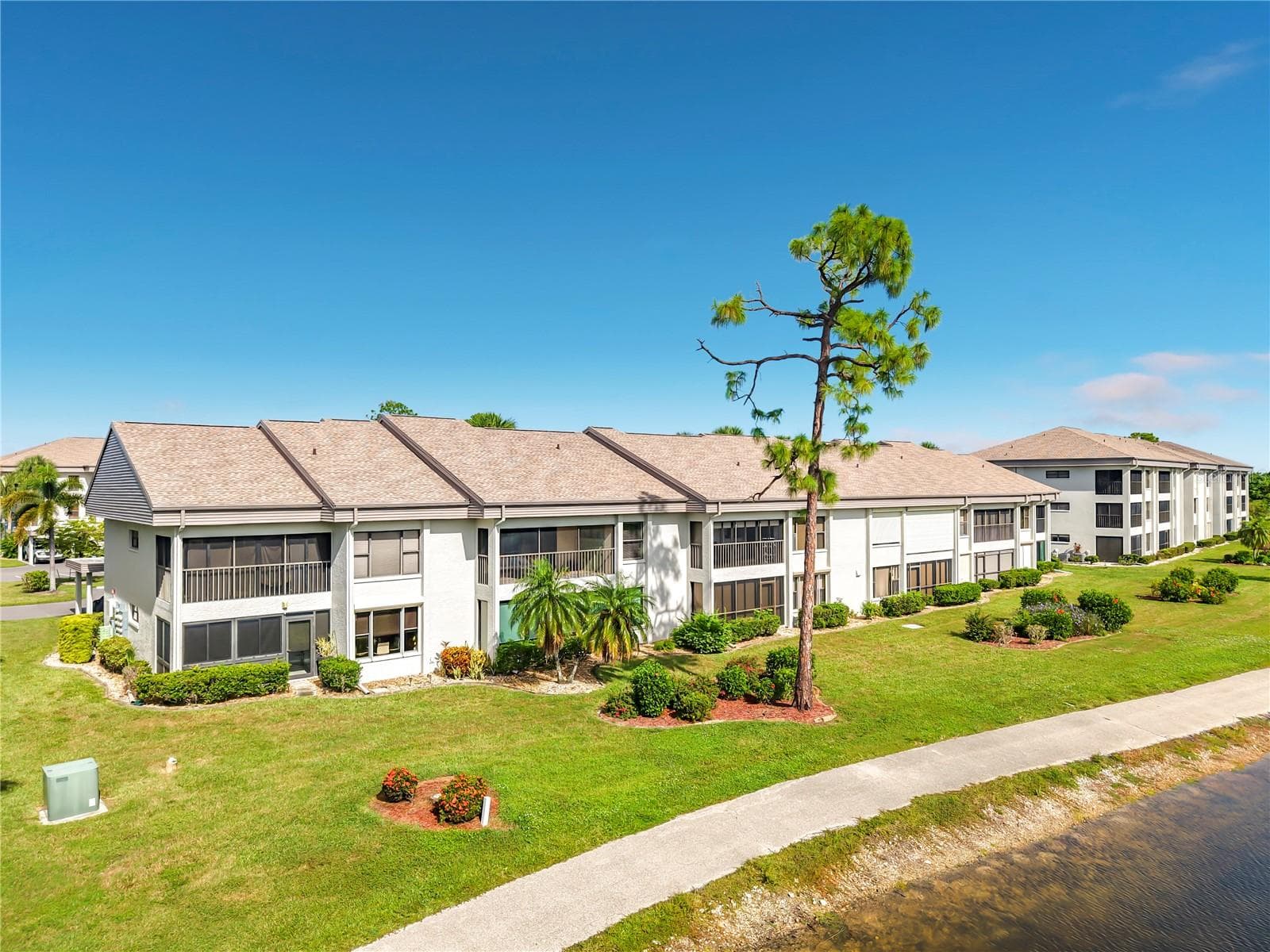 Condominium at 5925 TRAILWINDS DR #925, FORT MYERS, photo 43 of 52