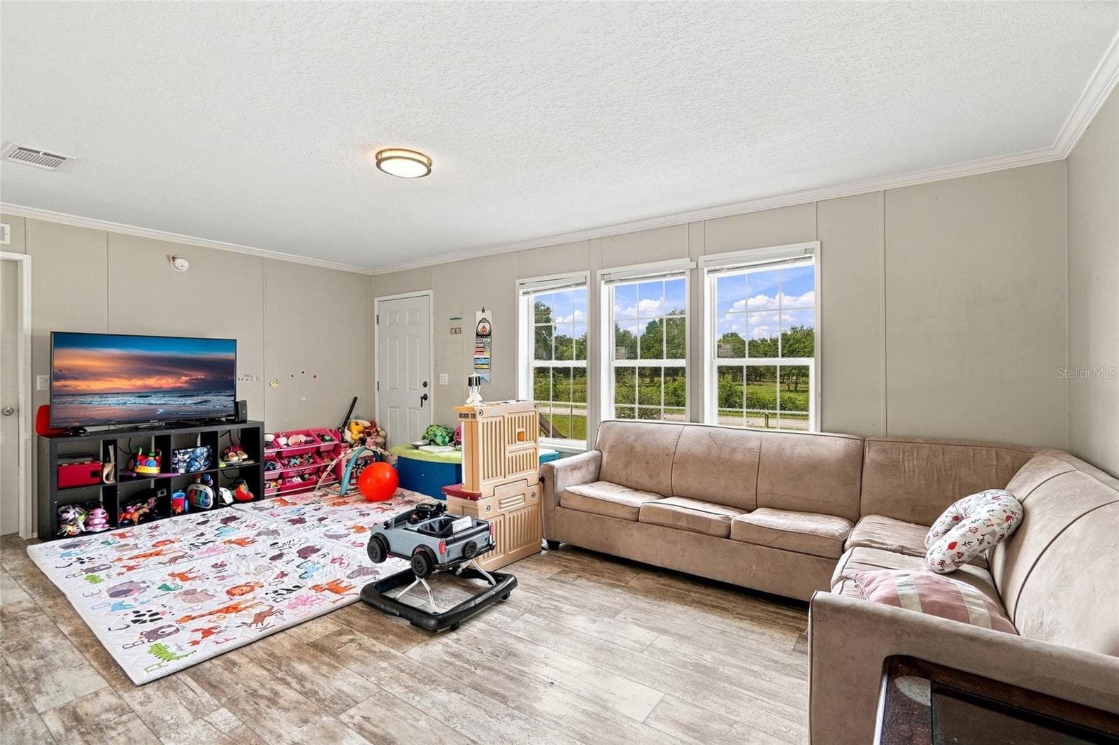 Manufactured Home at 20967 NW 250TH ST, OKEECHOBEE, photo 6 of 44
