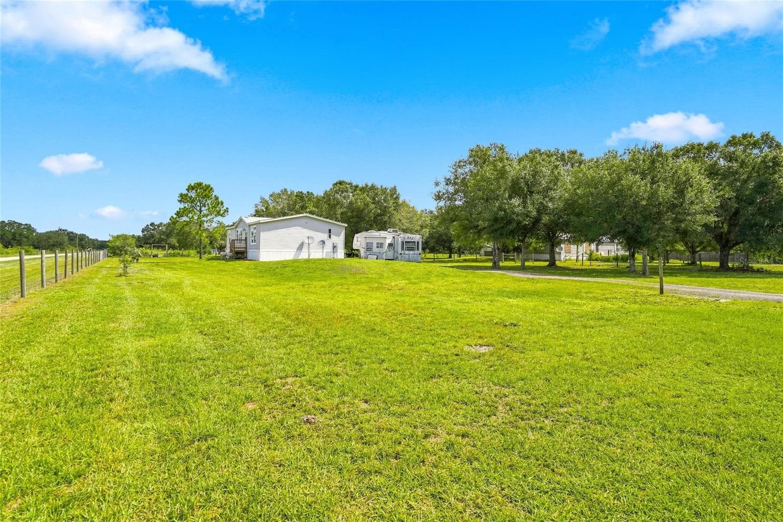 Manufactured Home at 20967 NW 250TH ST, OKEECHOBEE, photo 32 of 44