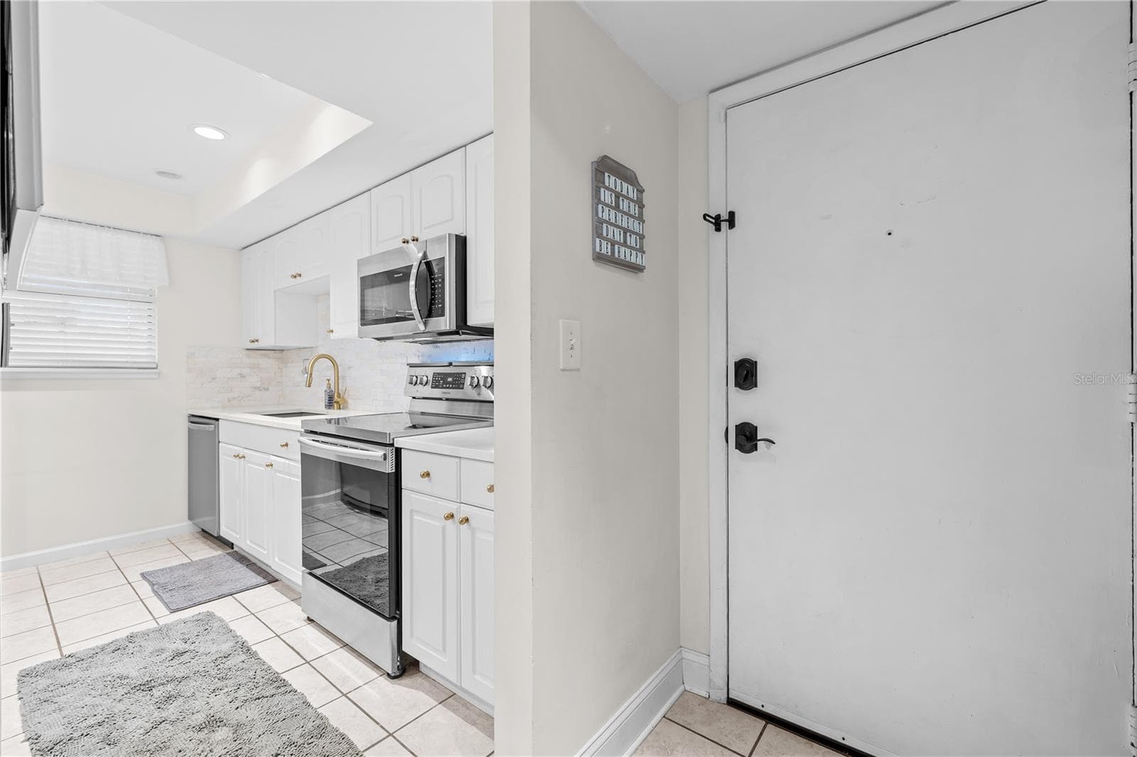 Condominium at 782 VILLAGE LAKE TER N #103, ST PETERSBURG, photo 14 of 44