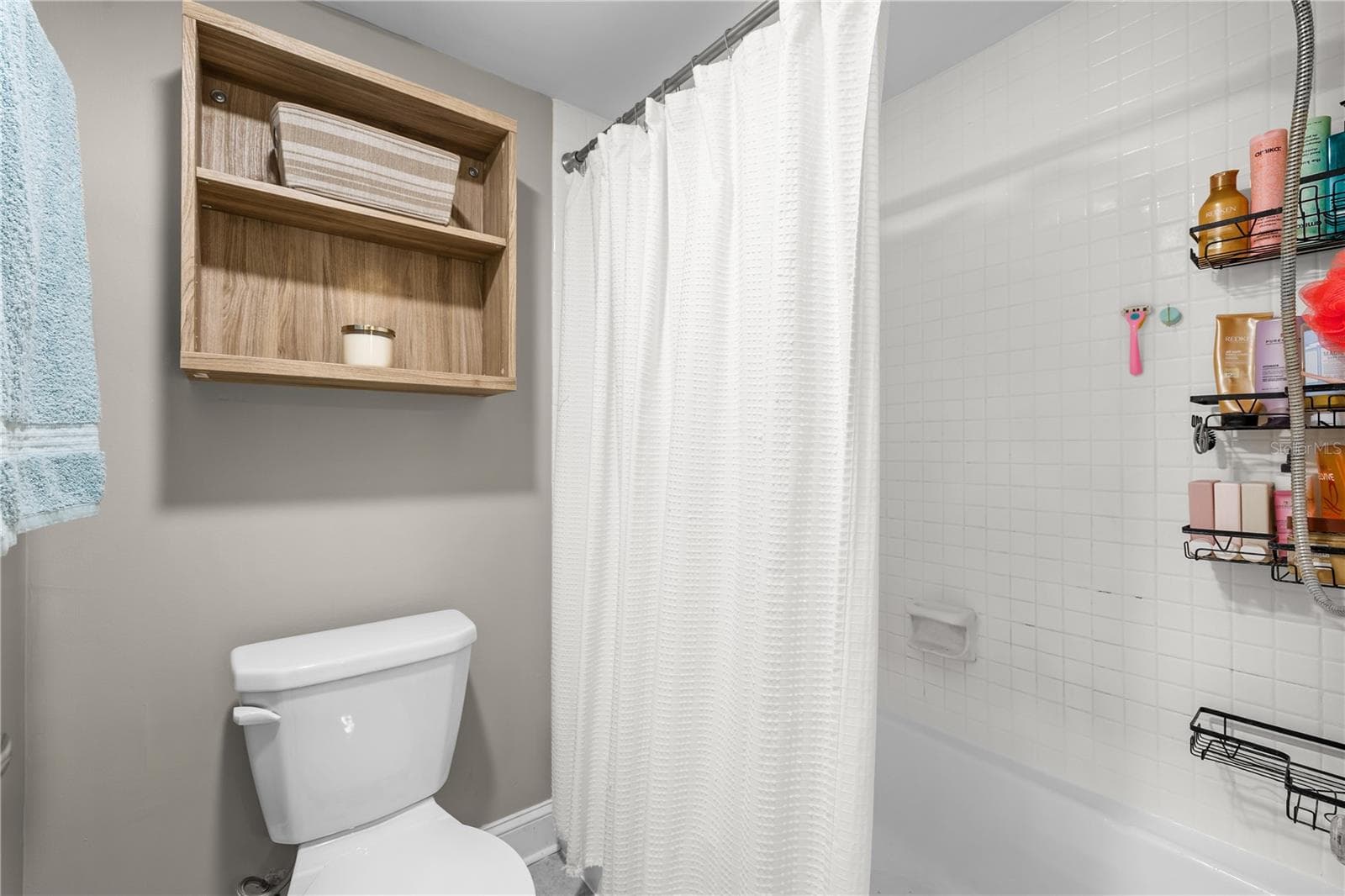 Condominium at 782 VILLAGE LAKE TER N #103, ST PETERSBURG, photo 24 of 44