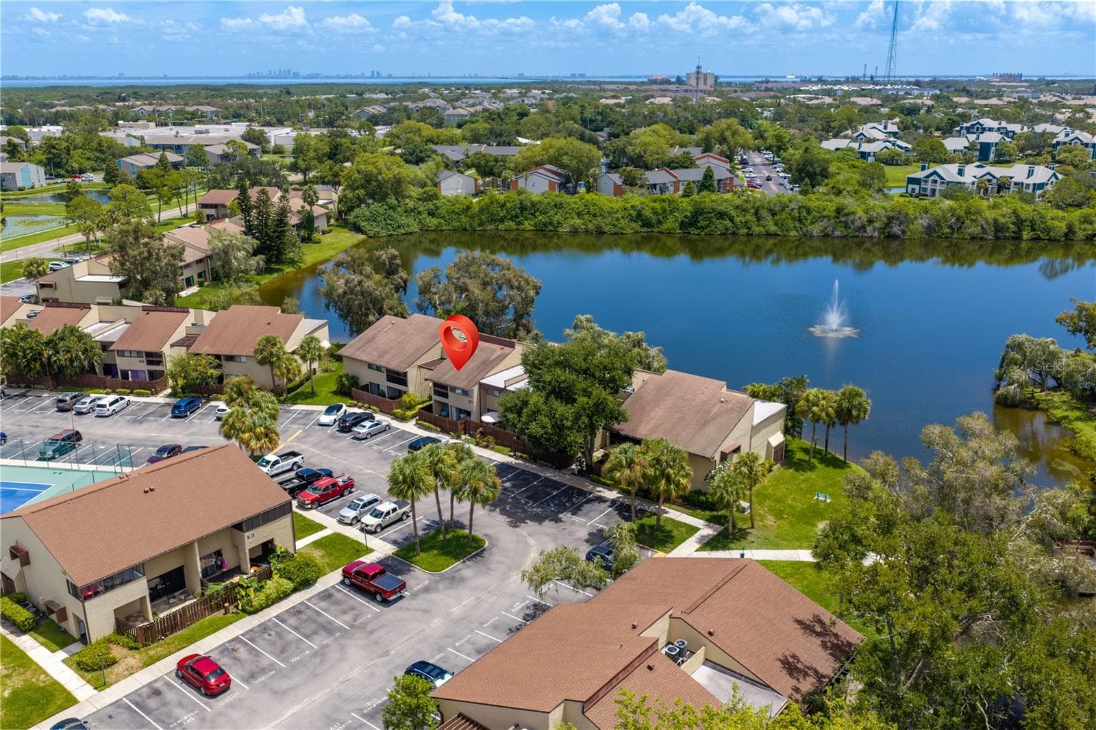 Close proximity to I-275, Gandy Blvd, Selmon's Expressway, and downtown St. Pete - 782 VILLAGE LAKE TER N #103, ST PETERSBURG