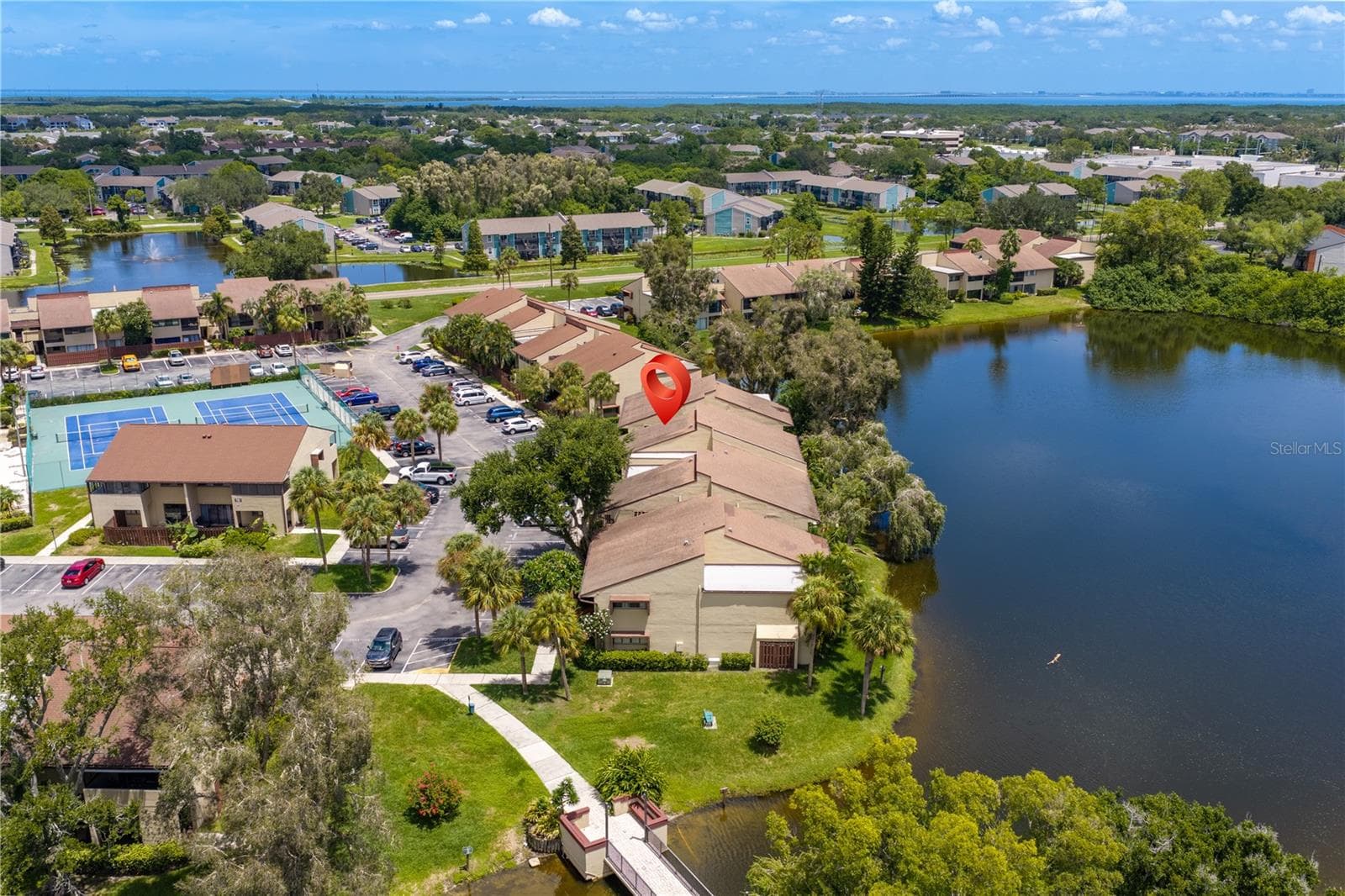 Easy commute to Tampa and both Tampa International Airport and St. Pete Clearwater Airport - 782 VILLAGE LAKE TER N #103, ST PETERSBURG