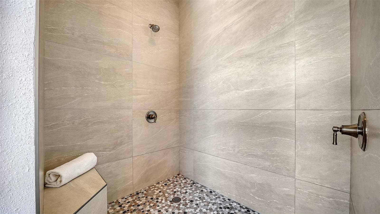 Single Family Residence at 560 CHIPPING LN, LONGBOAT KEY, photo 19 of 38