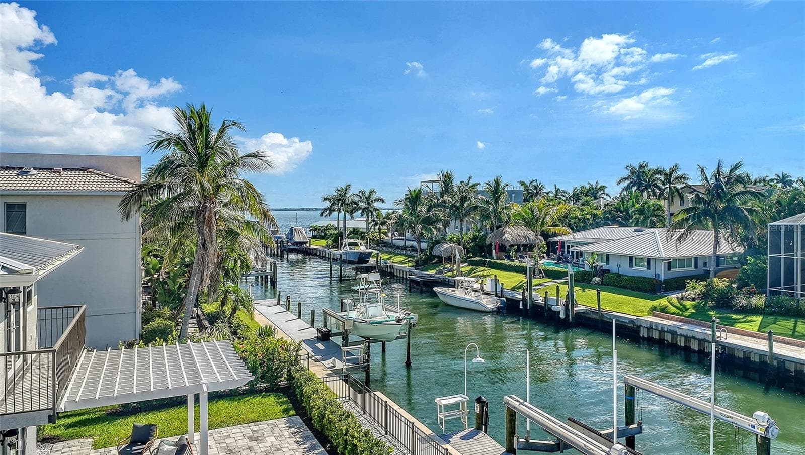 Single Family Residence at 560 CHIPPING LN, LONGBOAT KEY, photo 20 of 38