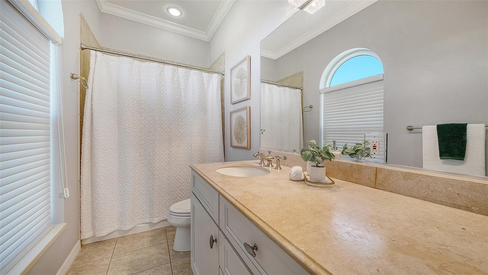 Single Family Residence at 560 CHIPPING LN, LONGBOAT KEY, photo 22 of 38