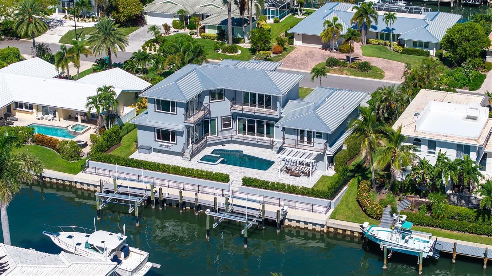 Single Family Residence at 560 CHIPPING LN, LONGBOAT KEY, photo 35 of 38