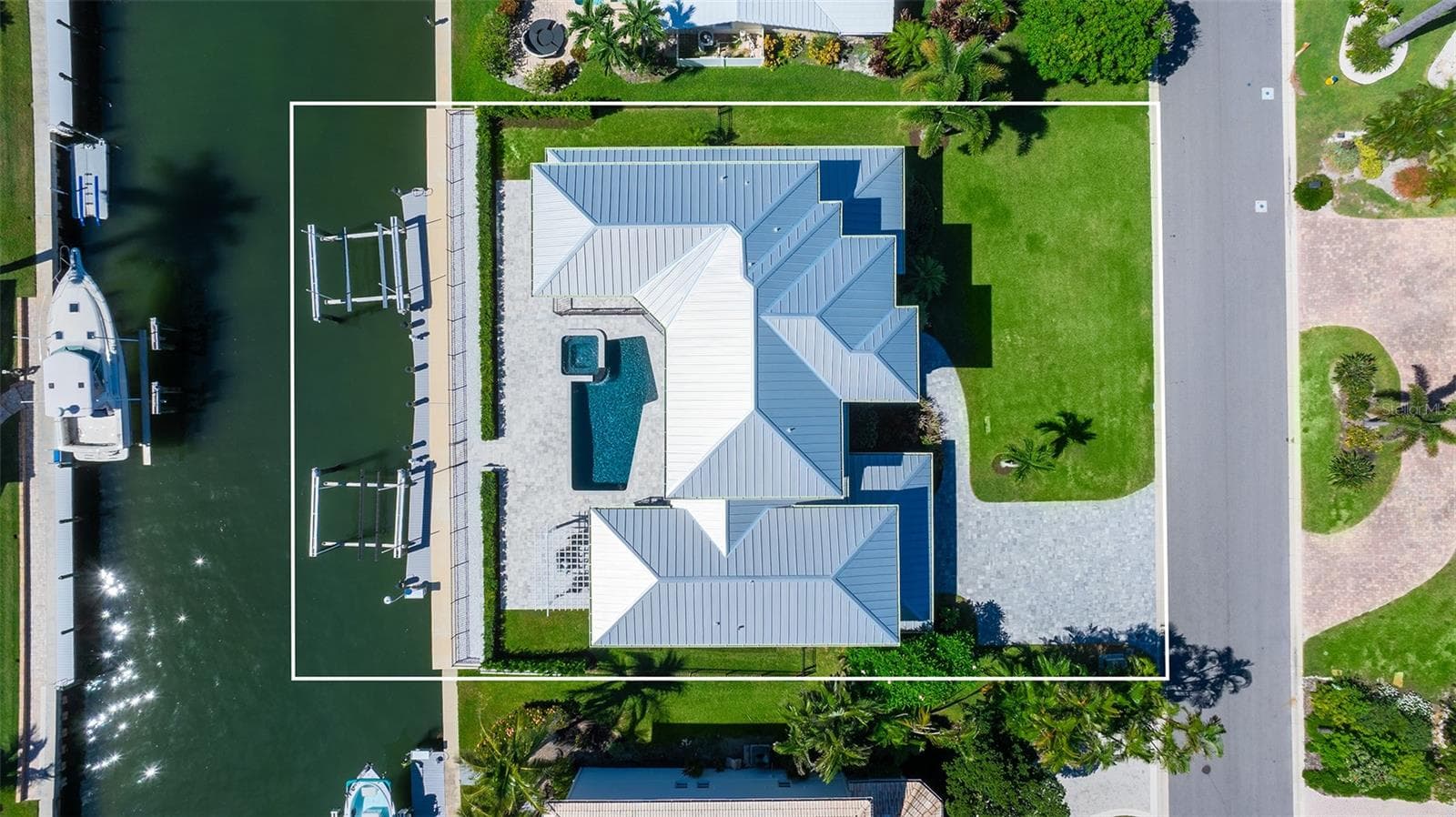 Single Family Residence at 560 CHIPPING LN, LONGBOAT KEY, photo 36 of 38