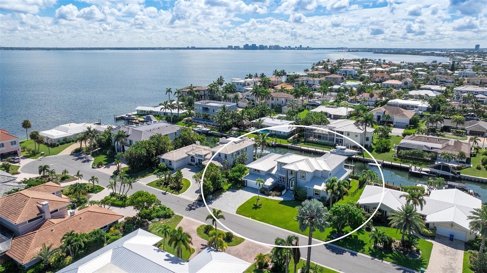 Single Family Residence at 560 CHIPPING LN, LONGBOAT KEY, photo 37 of 38