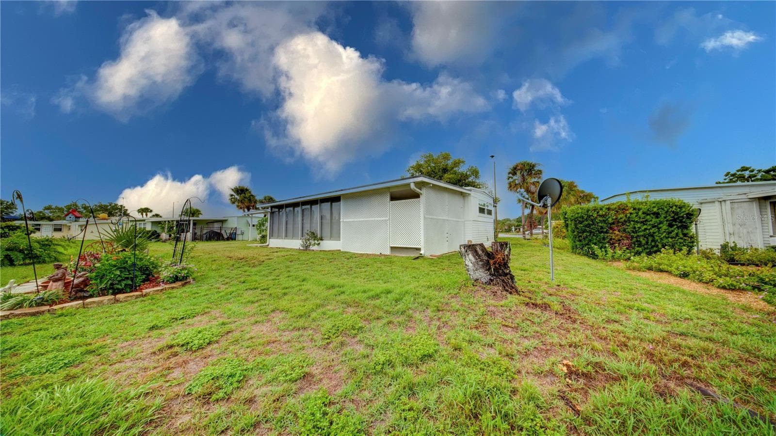 Mobile Home at 2753 VINDALE RD, TAVARES, photo 2 of 27