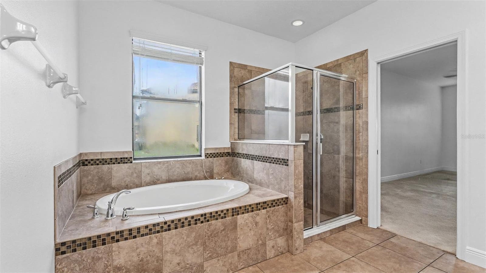 Single Family Residence at 3950 SUNSET LAKE DR, LAKELAND, photo 19 of 88