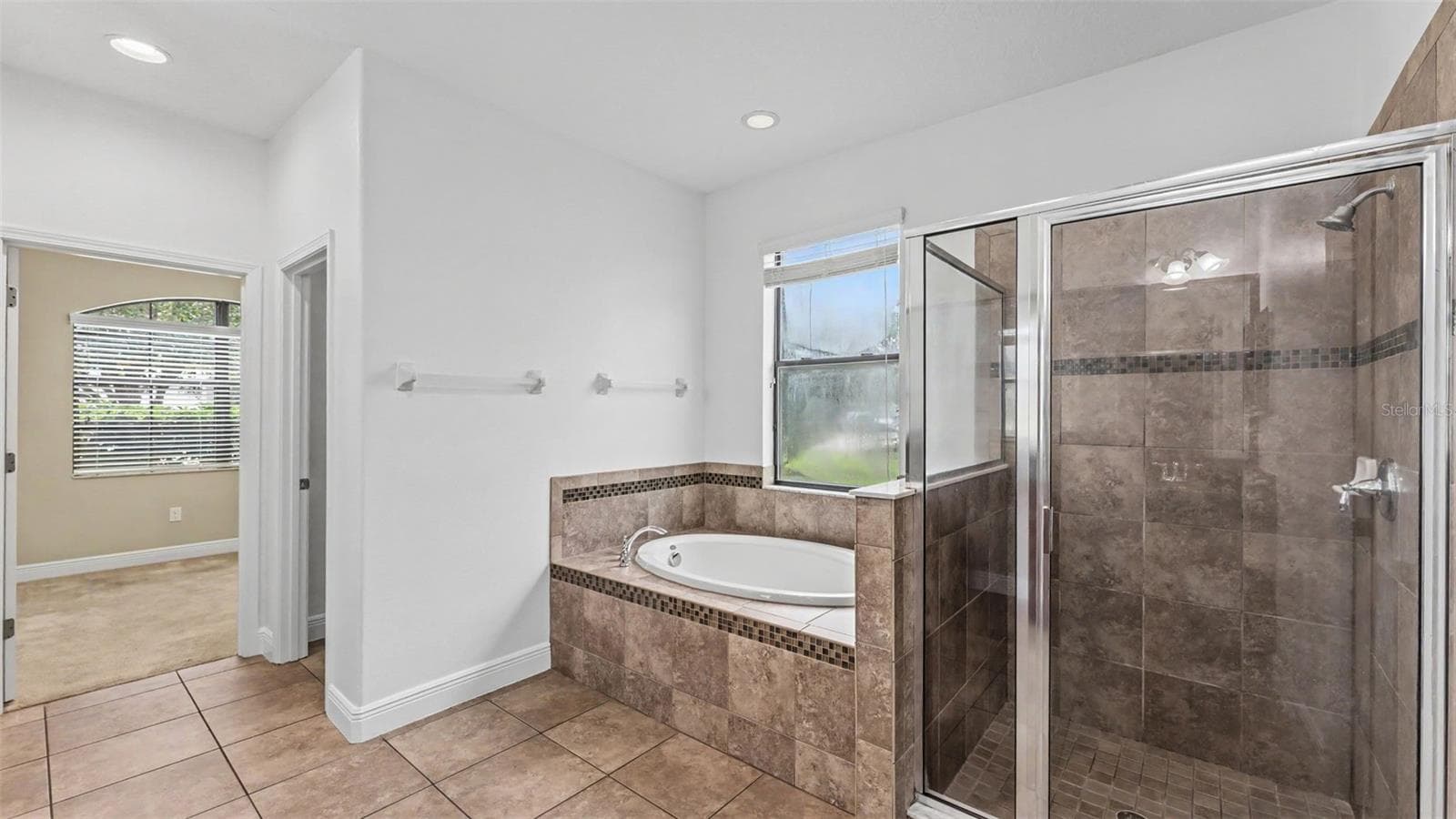 Single Family Residence at 3950 SUNSET LAKE DR, LAKELAND, photo 23 of 88